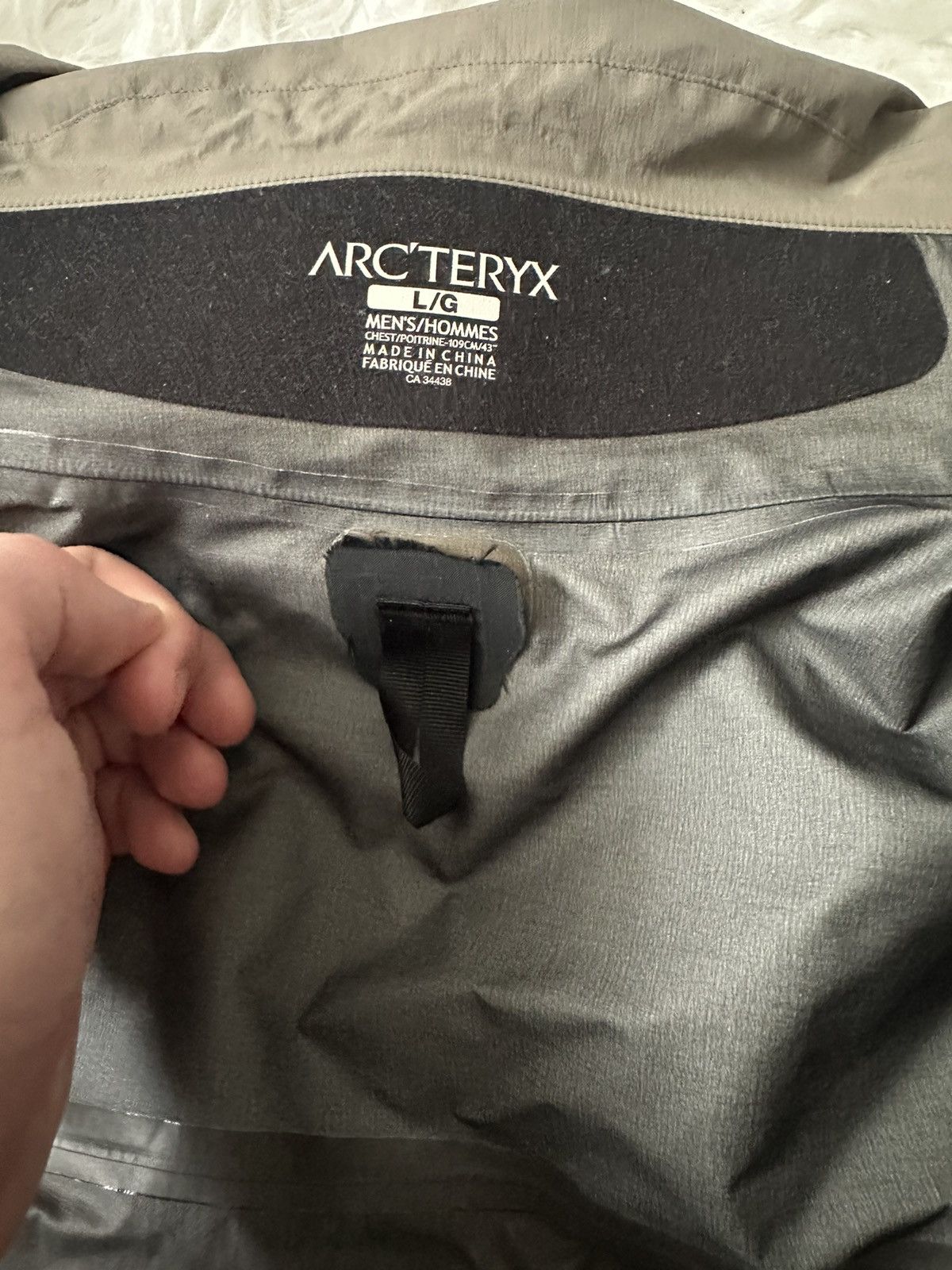 Arc'teryx RARE Arcteryx Beta Alpha SL Beige Gore Tex Jacket Red Zipper Size US L / EU 52-54 / 3 - 19 Thumbnail