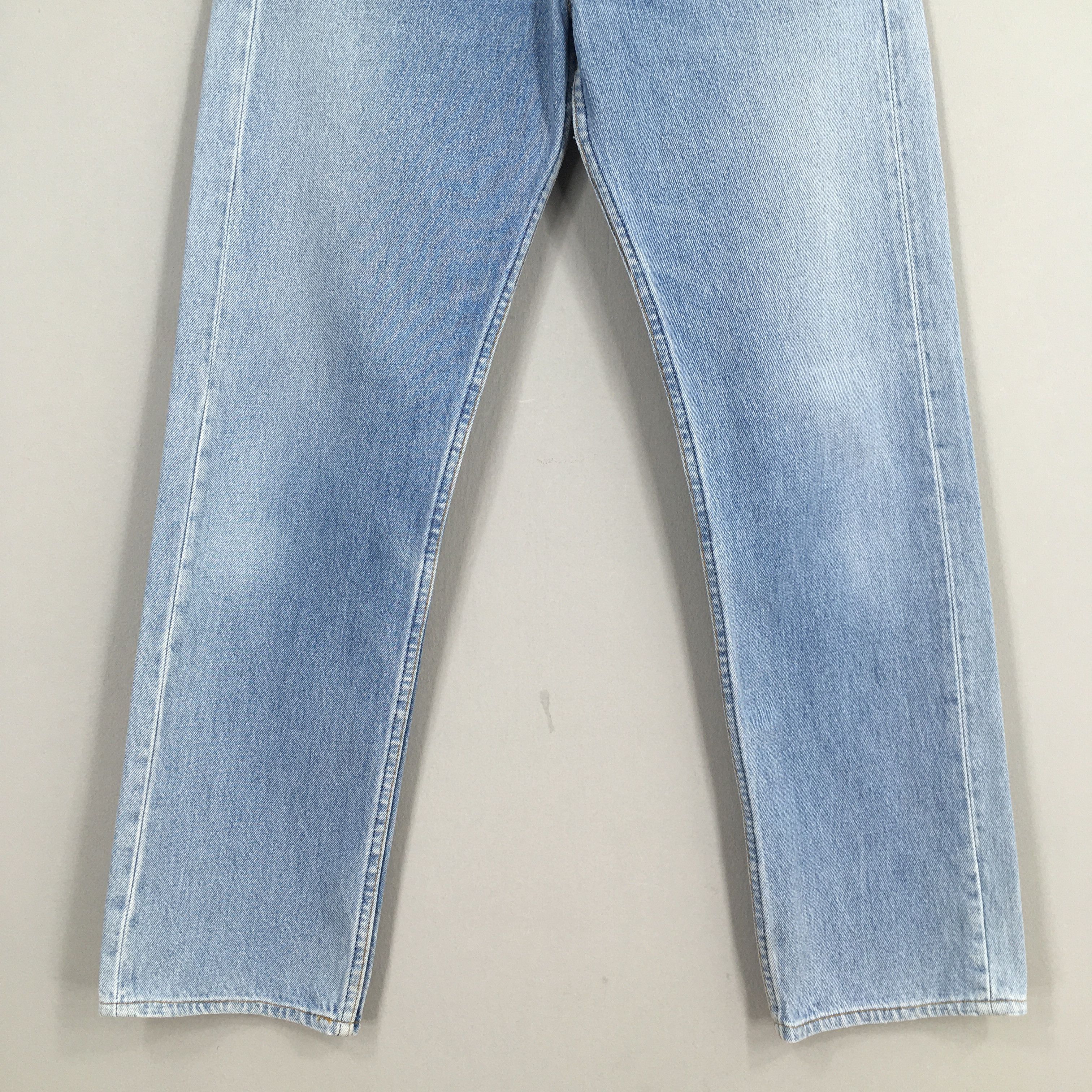 Levi's Size 28x27.5 Vintage 80s Levi's 501 Faded Blue Jeans S147 Size US 28 / EU 44 - 4 Thumbnail