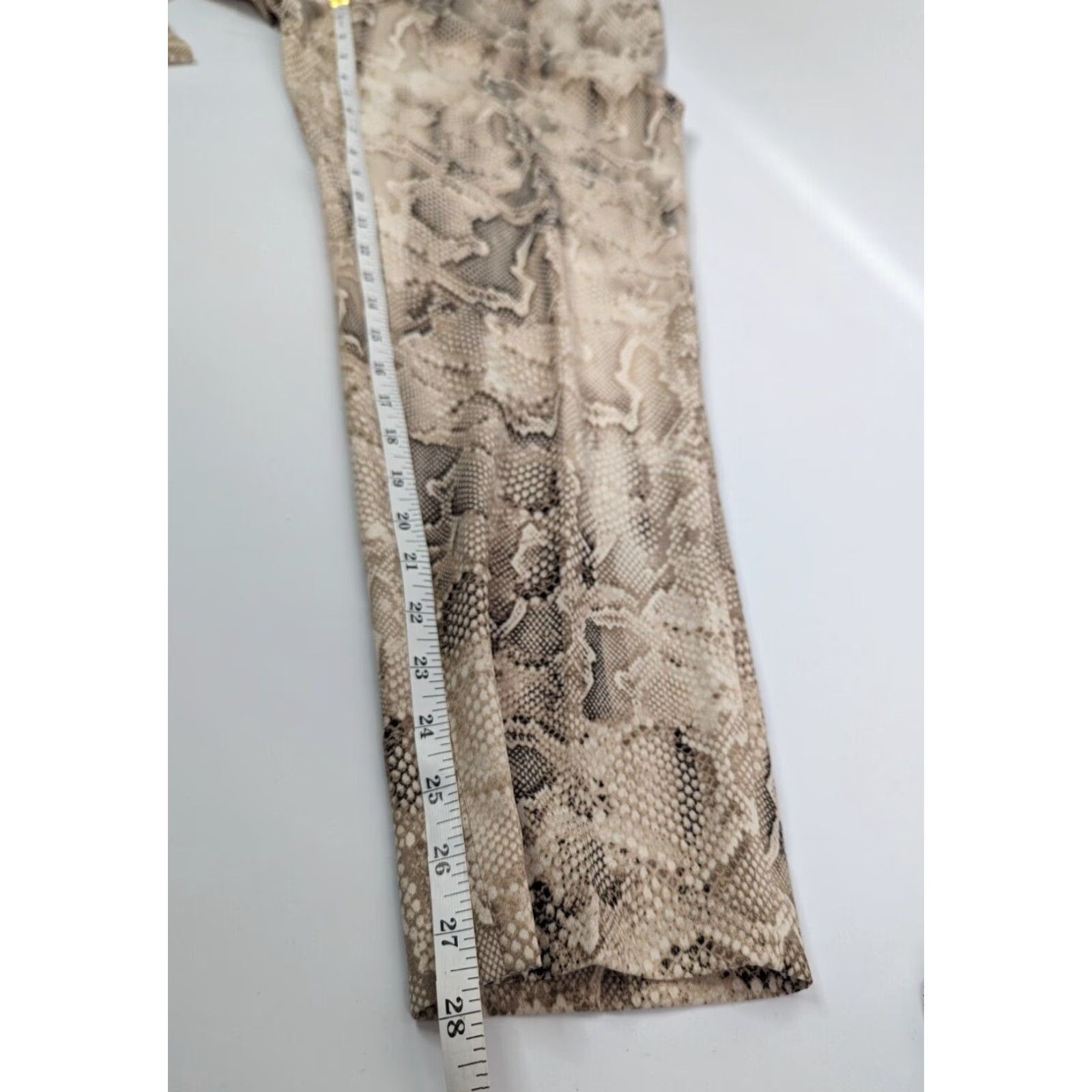 White House Black Market White House Black Market Pants Paperbag Tapered Ankle Snake Print Womens 8 Brown Polyester Spandex Chiffon Regular 8 Womens Size 30" / US 8 / IT 44 - 6 Thumbnail