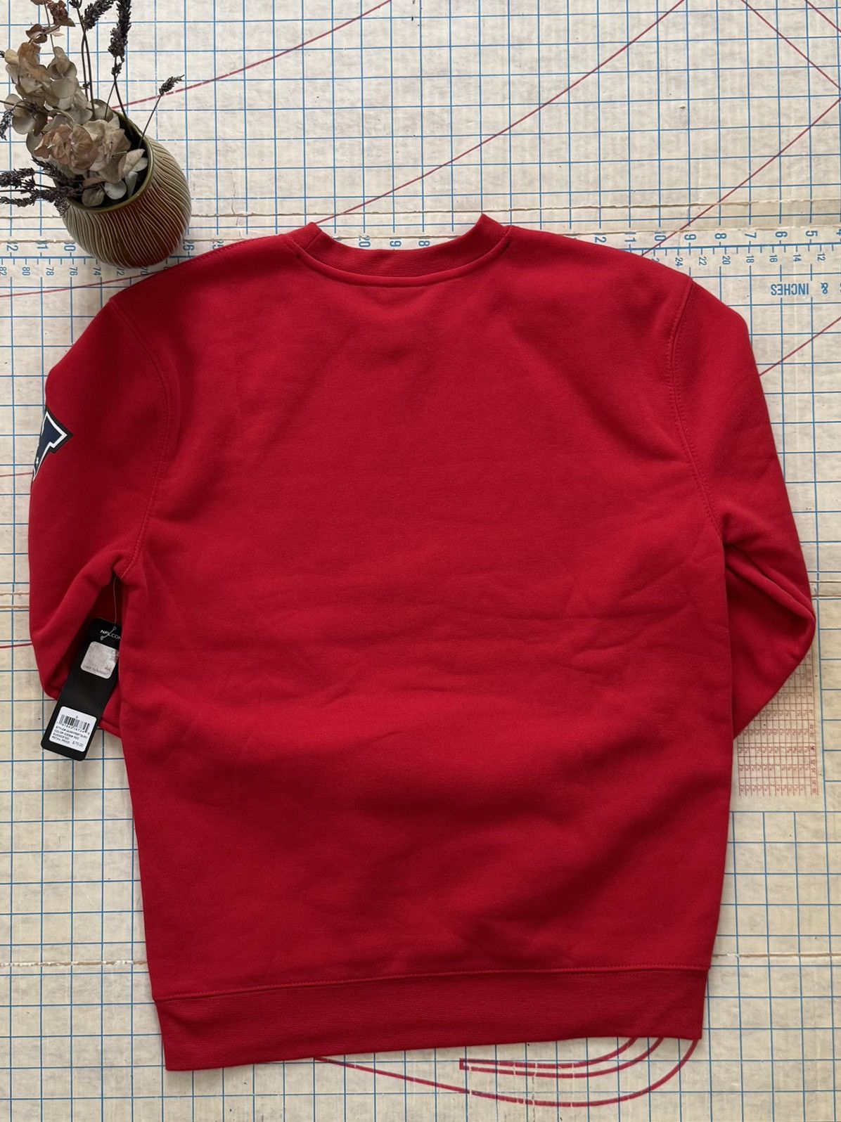 NFL NWT Tampa Bay Buccaneers Crewneck Sweater Small NFL Apparel Size US S / EU 44-46 / 1 - 11 Thumbnail