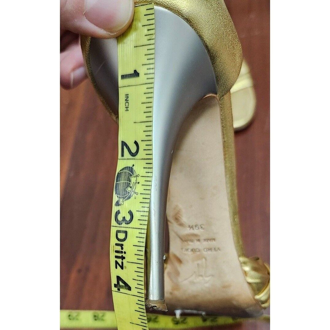 Giuseppe Zanotti Giuseppe Zanotti Gold Peep Toe Pumps Size EU 39.5/US 9 Size US 9 / IT 39 - 11 Thumbnail