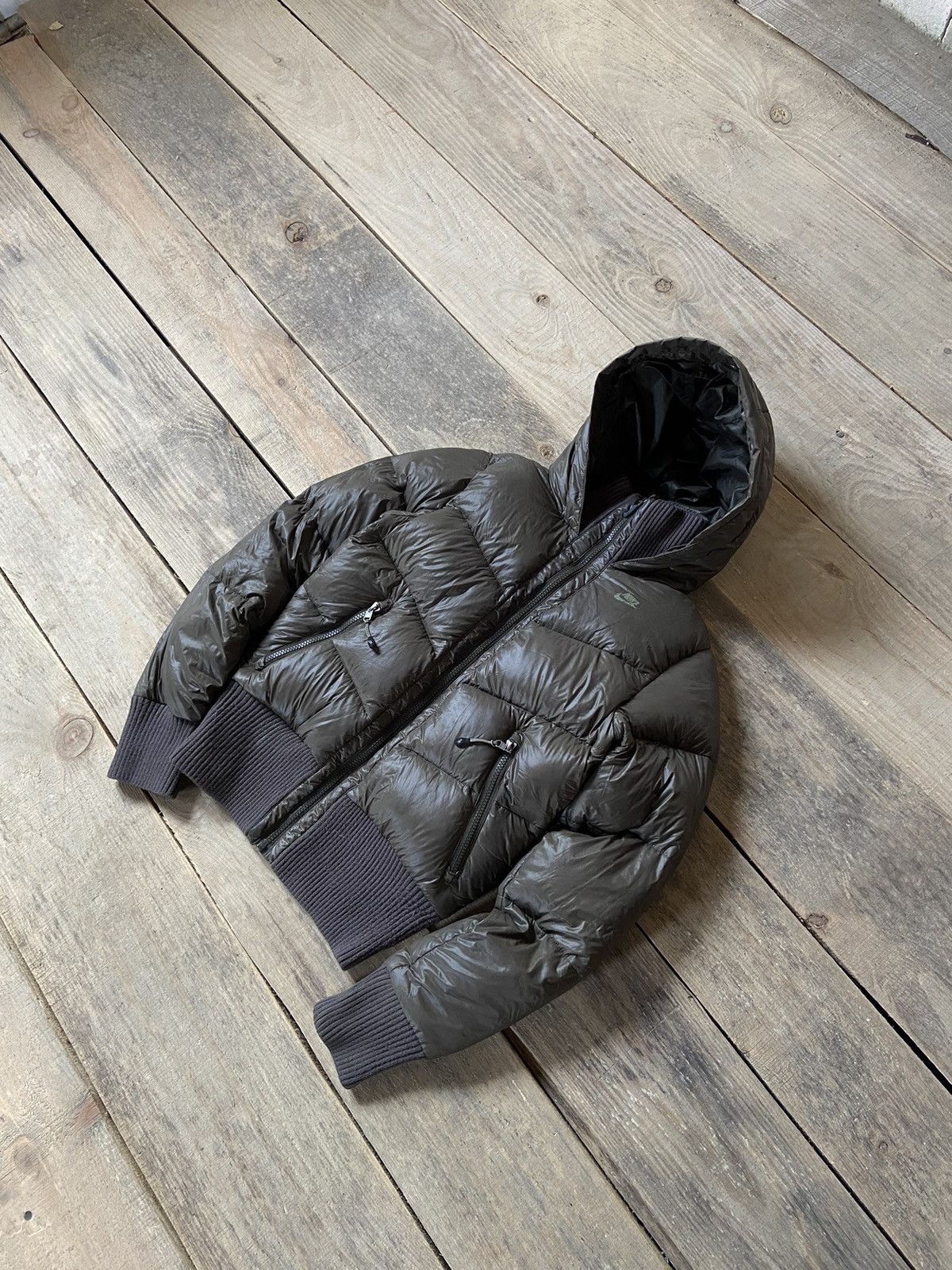 image of Nike Puffer Bomber Jacket Y2K in Olive, Women's (Size XS)