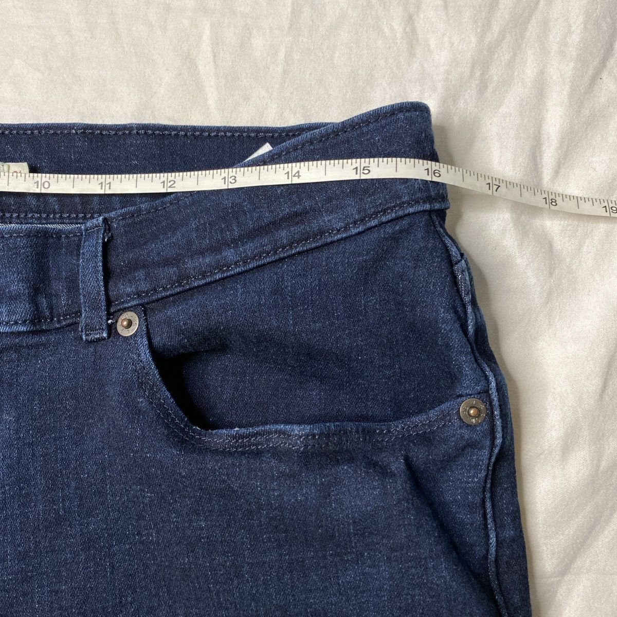 Levi's Levi's Dark Wash Denim Womens Jeans Straight Sz 12 31x30 EUC Size 31" - 10 Thumbnail