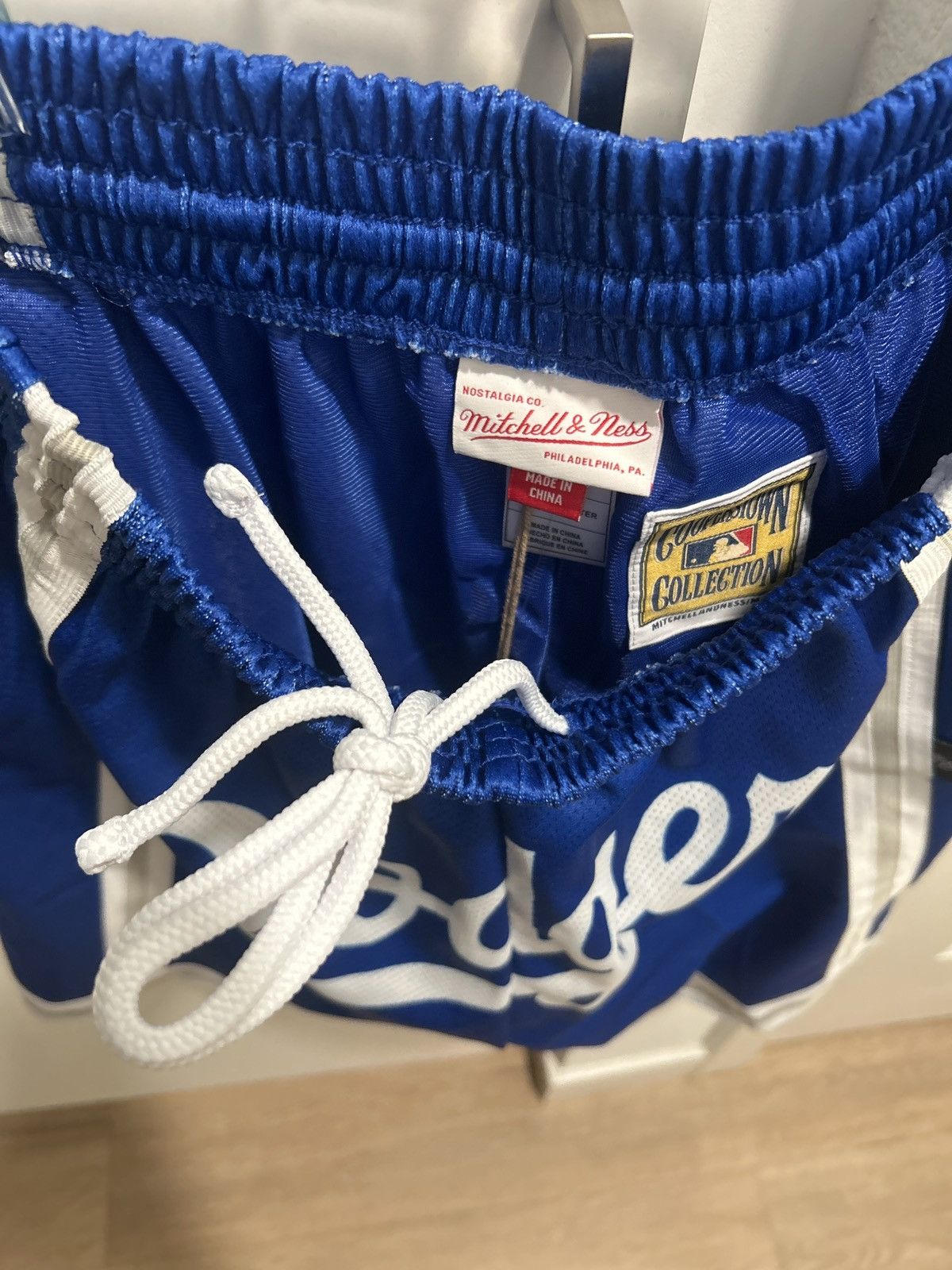 Mitchell & Ness LA Dodgers Mitchell & Ness Shorts Size Small New! Size US 30 / EU 46 - 6 Thumbnail