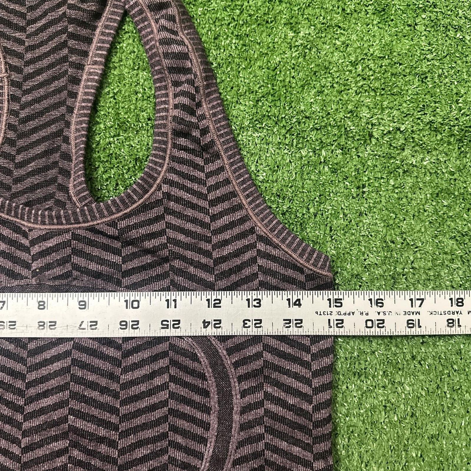 Lululemon Lululemon Black Cherry Chevron Stripe Racerback Tank Top Size S / US 4 / IT 40 - 3 Thumbnail