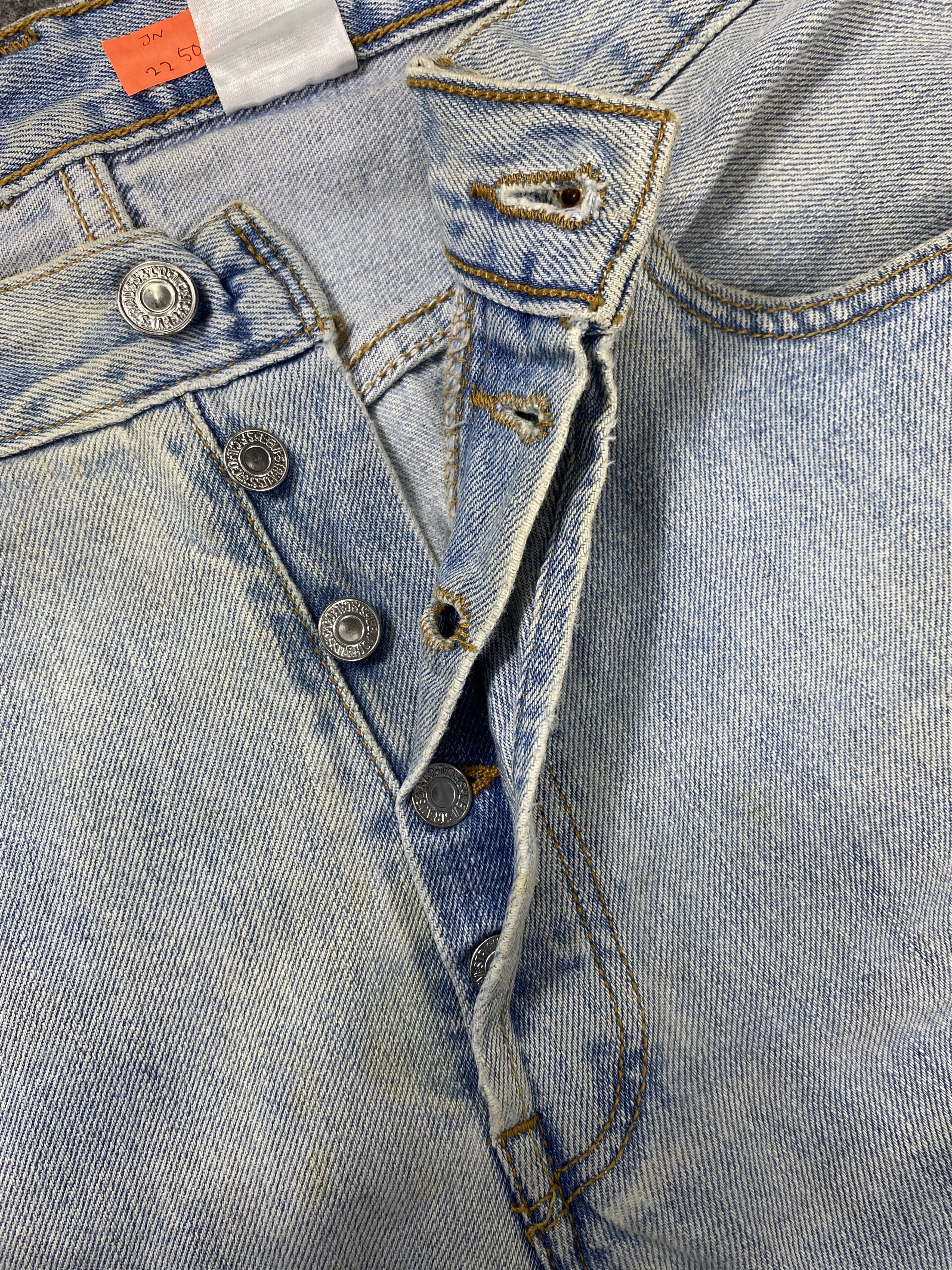 Levi's Light Blue Wash Vintage Levi's 501 Jeans 33x31 Denim -JN2250 Size US 33 - 6 Thumbnail