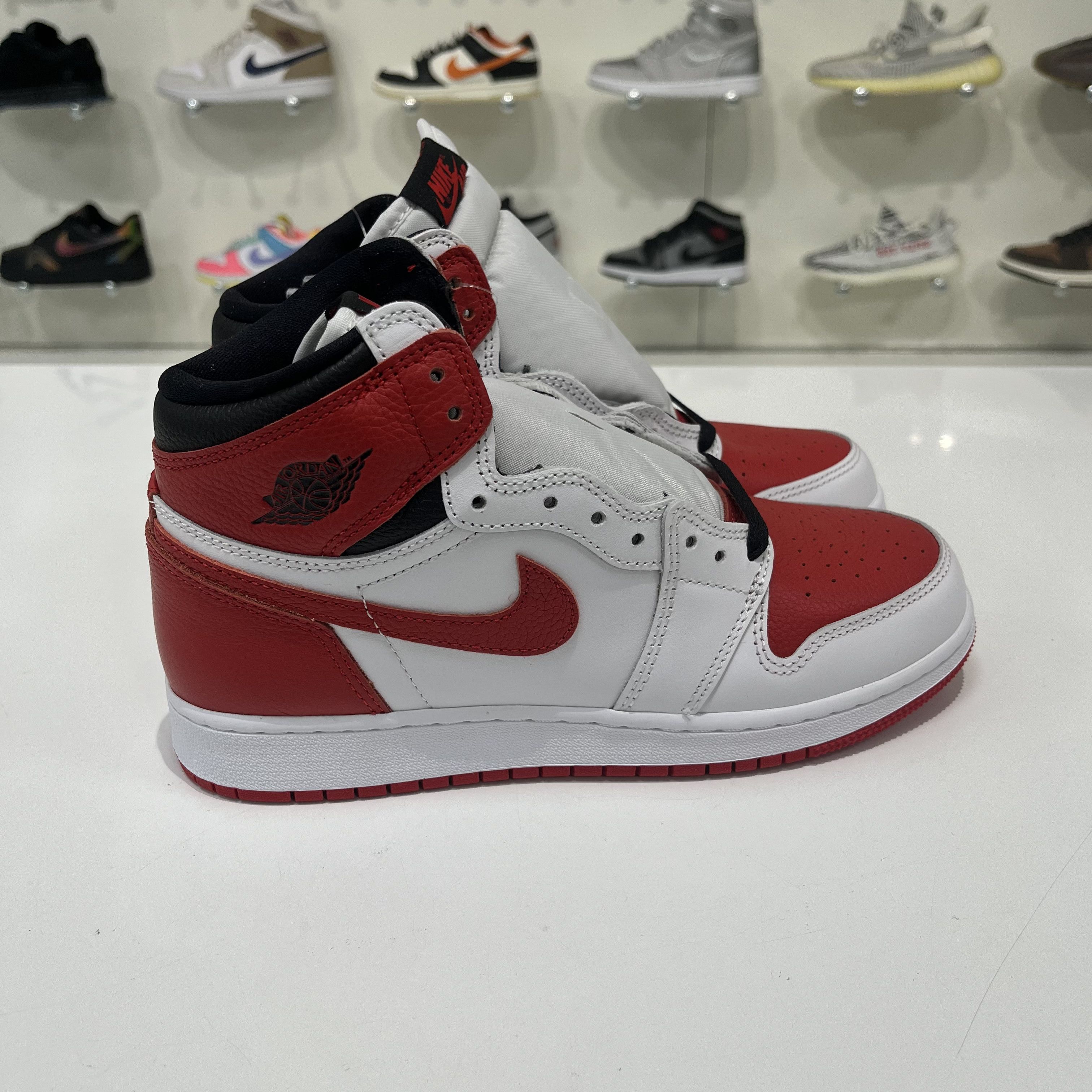 Nike Air Joordan 1 Retro High OG Heritage Size US 6.5 / EU 39-40 - 4 Thumbnail