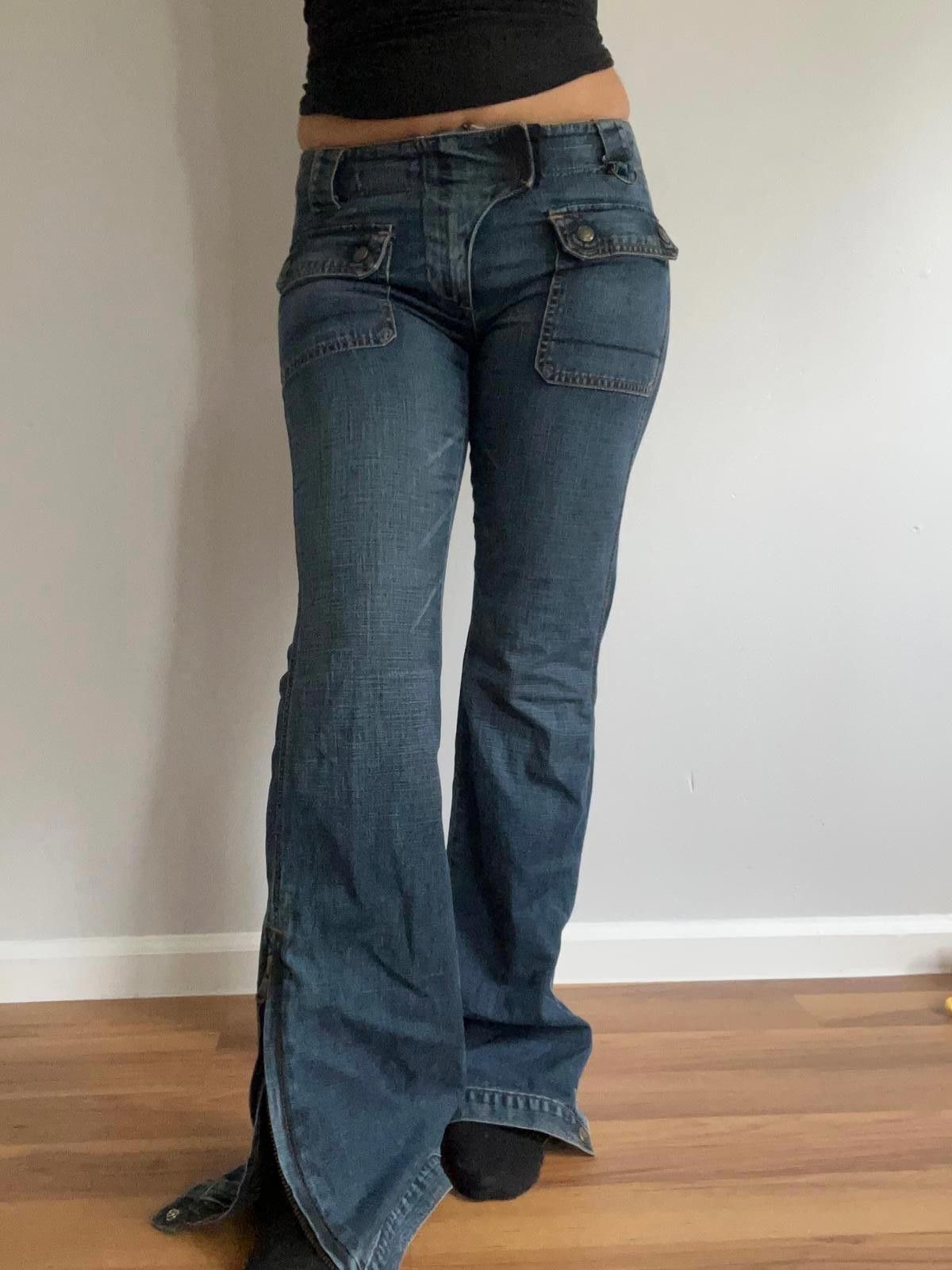 Express Women’s express low rise flare jeans Size 27" / US 4 / IT 40 - 1 Thumbnail