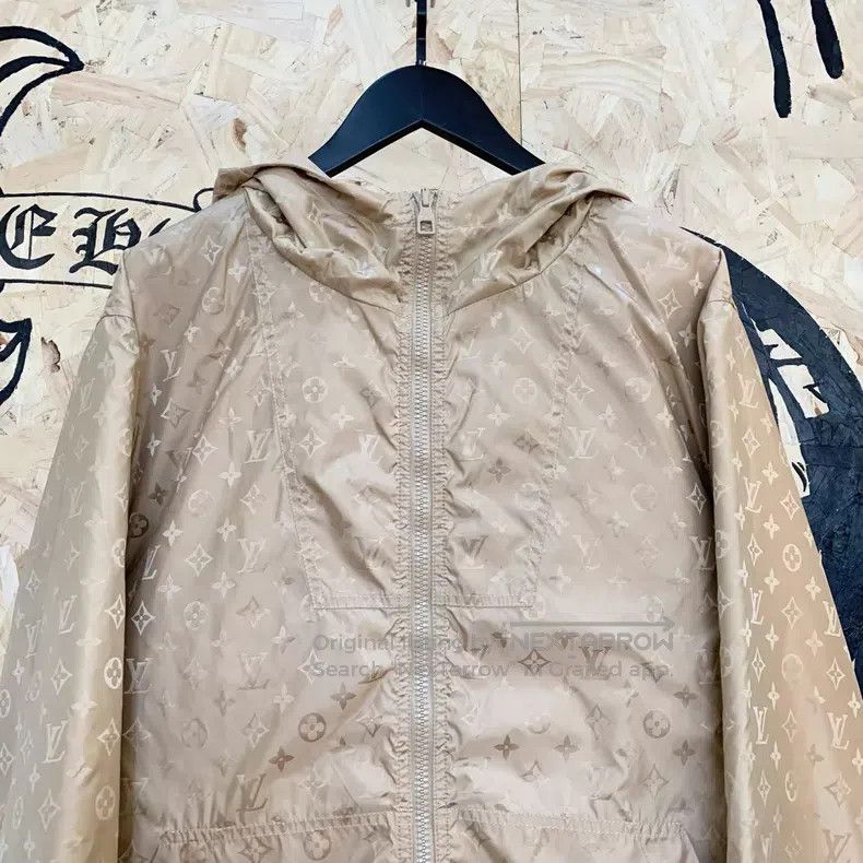 Louis Vuitton Louis Vuitton Full-print double-sided assault jacket Size US M / EU 48-50 / 2 - 6 Thumbnail
