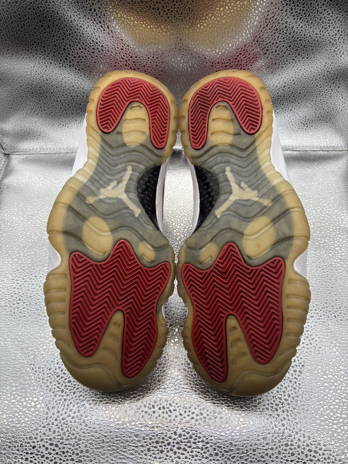 Jordan Brand Air Jordan 11 low cherry Size US 10 / EU 43 - 3 Thumbnail