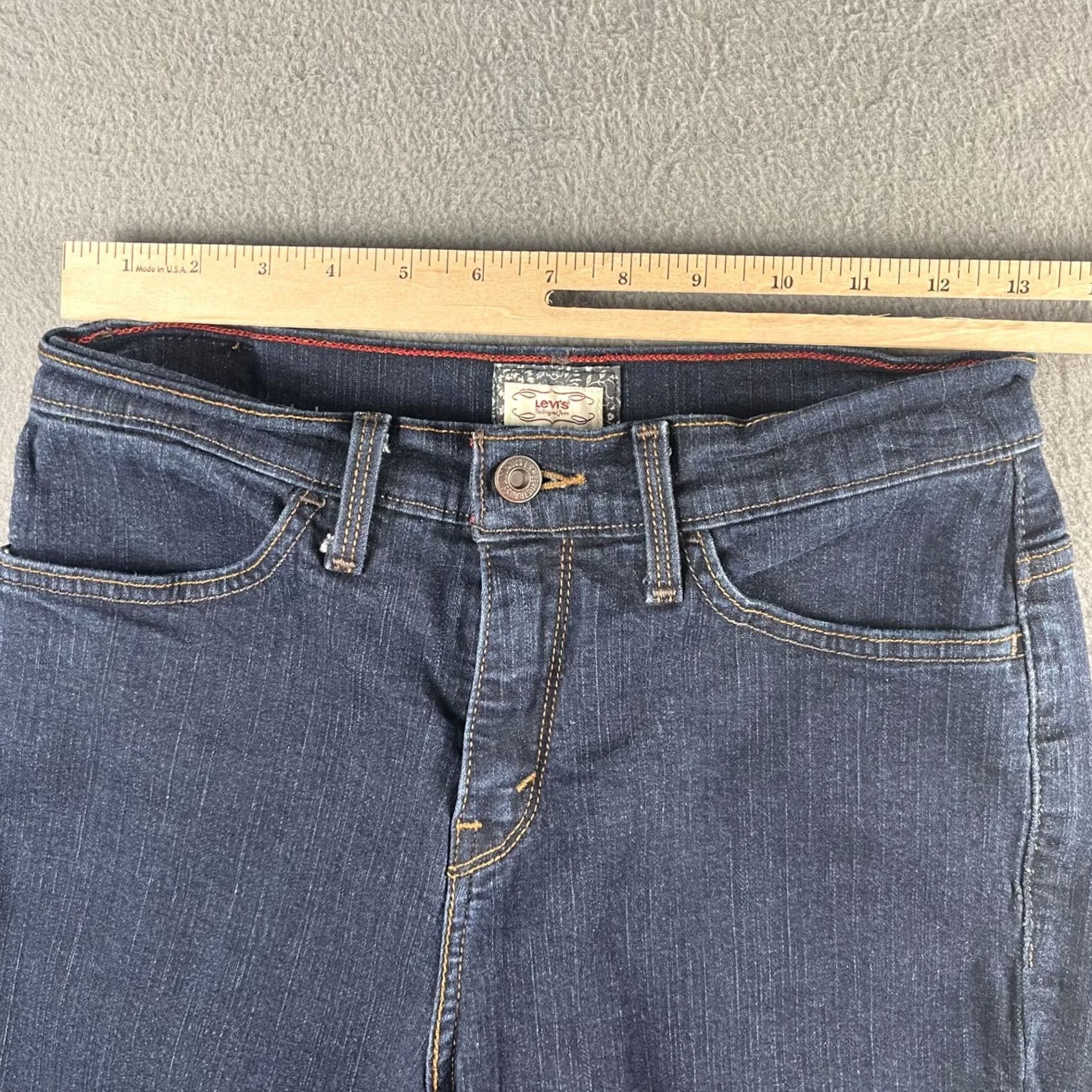 Levi's Levi's 512 Perfectly Slimming Capri Jeans Womens sz 8 Blue Denim Preppy Slimming Capris 5-Pocket Simple Solid Denim Color Blue Womens Size 30" / US 8 / IT 44 - 7 Thumbnail