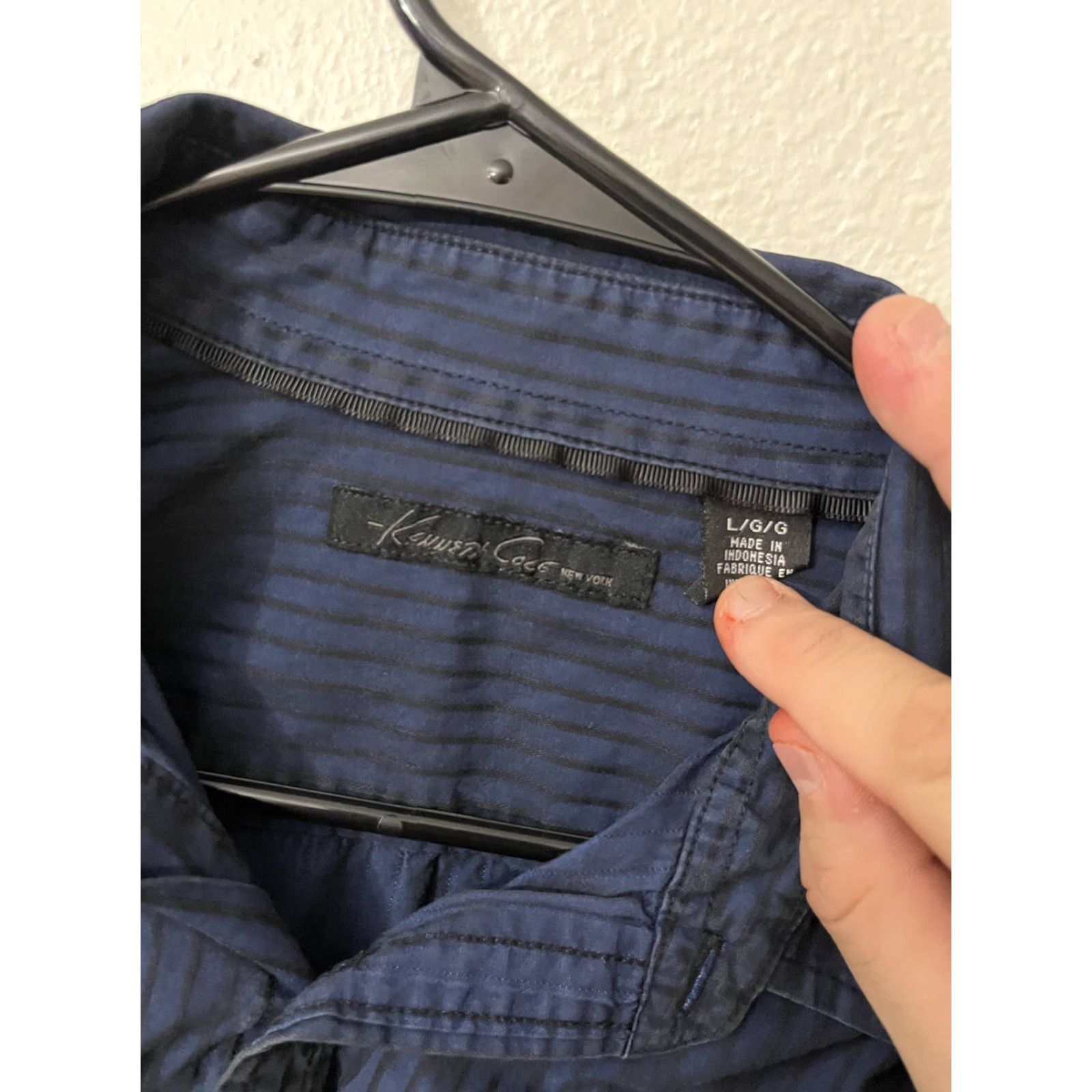 Kenneth Cole Kenneth Cole Button-Down Shirt Men L Blue Striped Wrinkle Free Button Up Shirt Modern Fit Knit Cotton Blend Long Sleeve Size US L / EU 52-54 / 3 - 3 Thumbnail