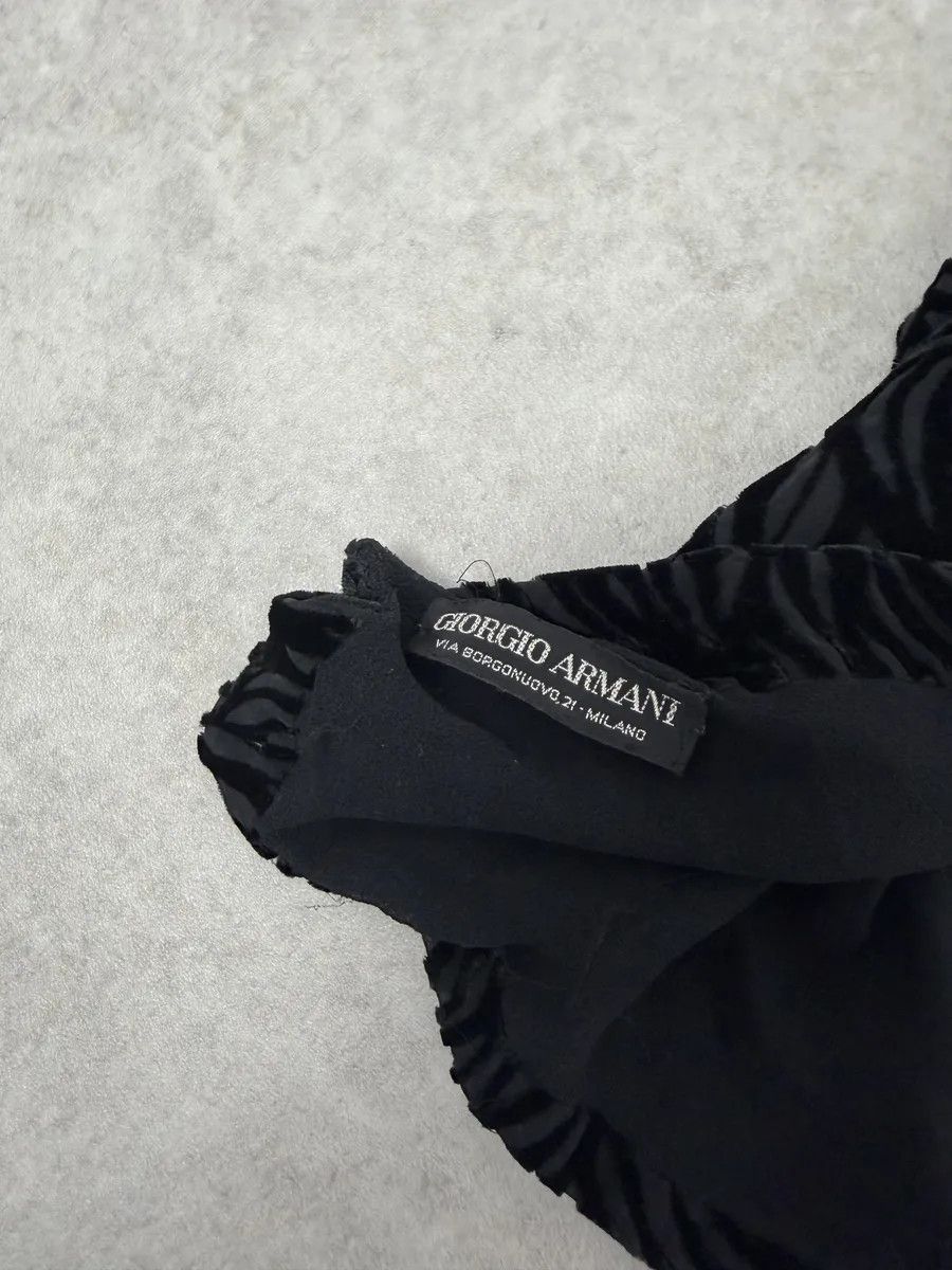 Giorgio Armani Giorgio Armani Black Silk Velvet Floral Scarf Size ONE SIZE - 5 Thumbnail