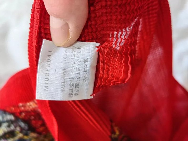 Issey Miyake issey miyake size:one size Red pleated coat Size XS / US 0-2 / IT 36-38 - 4 Thumbnail
