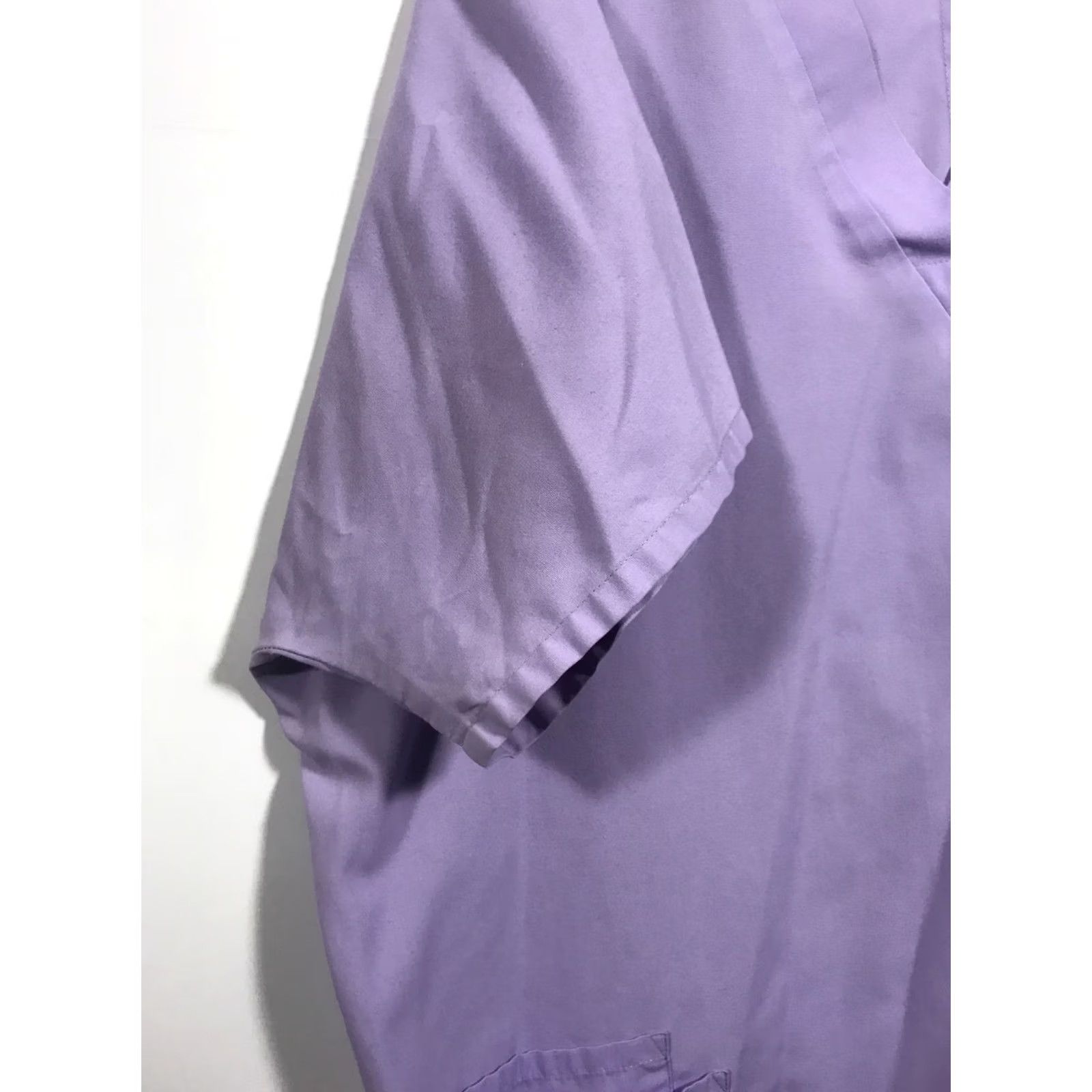 Cherokee Cherokee Workwear V-Neck Unisex Nurse Scrub Top L Size L Cherokee Workwear Scrub Top Unisex V-Neck Nursing Scrub Top Solid Pattern Size US L / EU 52-54 / 3 - 4 Thumbnail