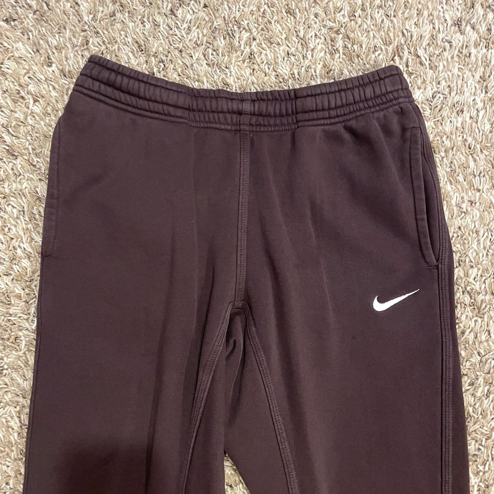 Nike Nike Sportswear Club Fleece Joggers Sweatpants Mens S Brown 28x26 Logo Pockets Elastic Waist Tapered Athleisure Size US 29 - 3 Thumbnail