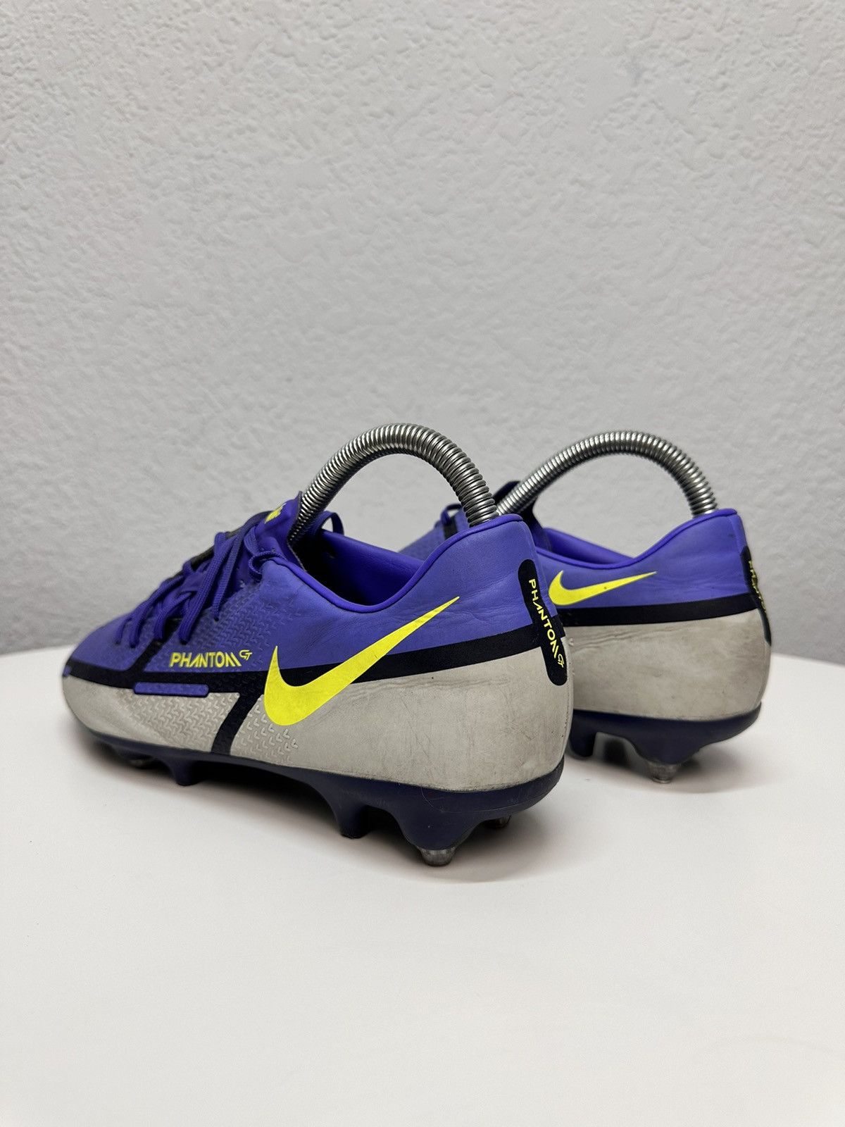 Nike Nike Phantom GT2 Pro purple soccer cleats rare hype Size US 7 / EU 40 - 4 Thumbnail