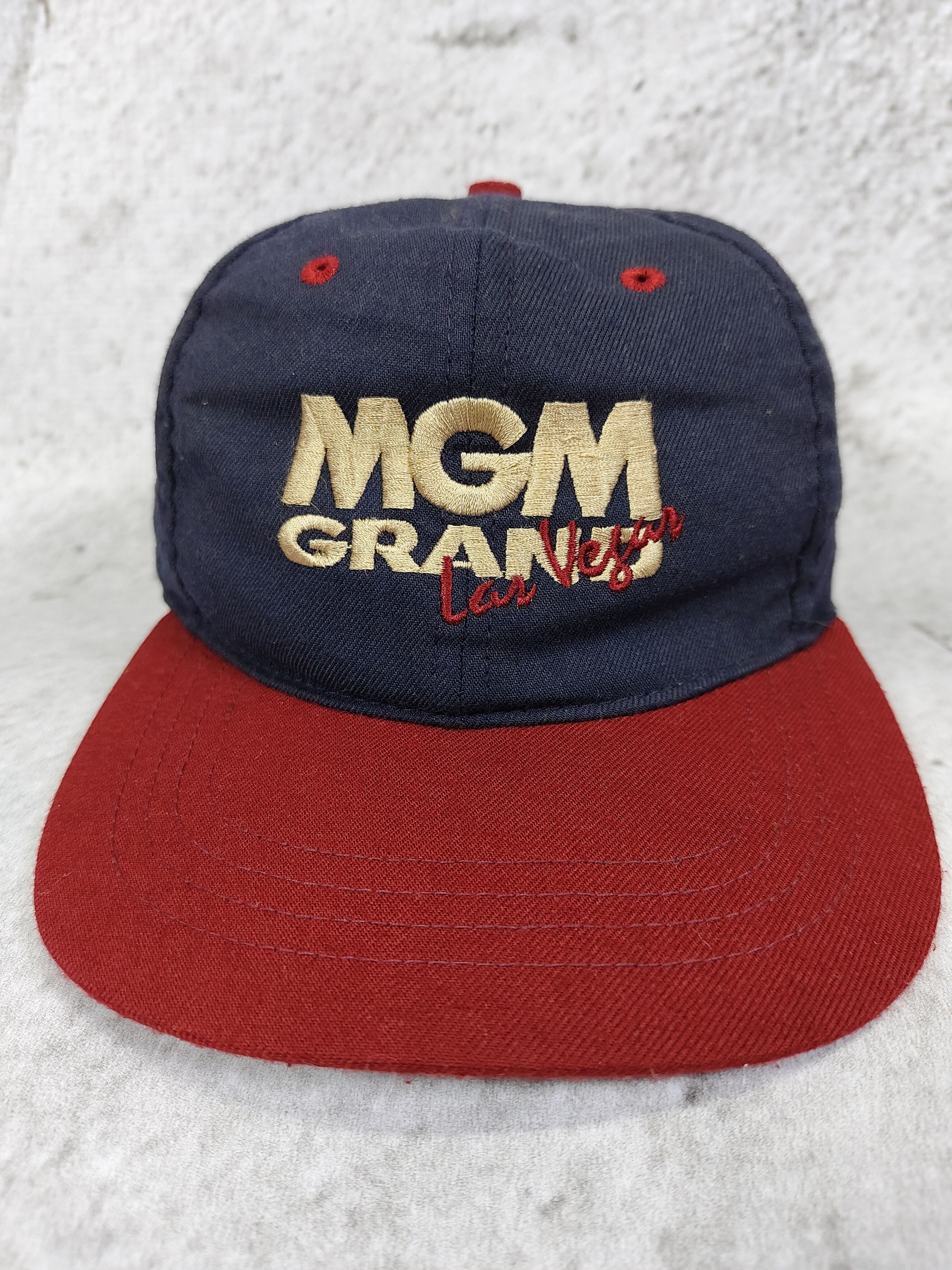 Vintage 90s MGM Grand Las Vegas Embroidered Casino Logo Retro Cap Size ONE SIZE - 1 Thumbnail
