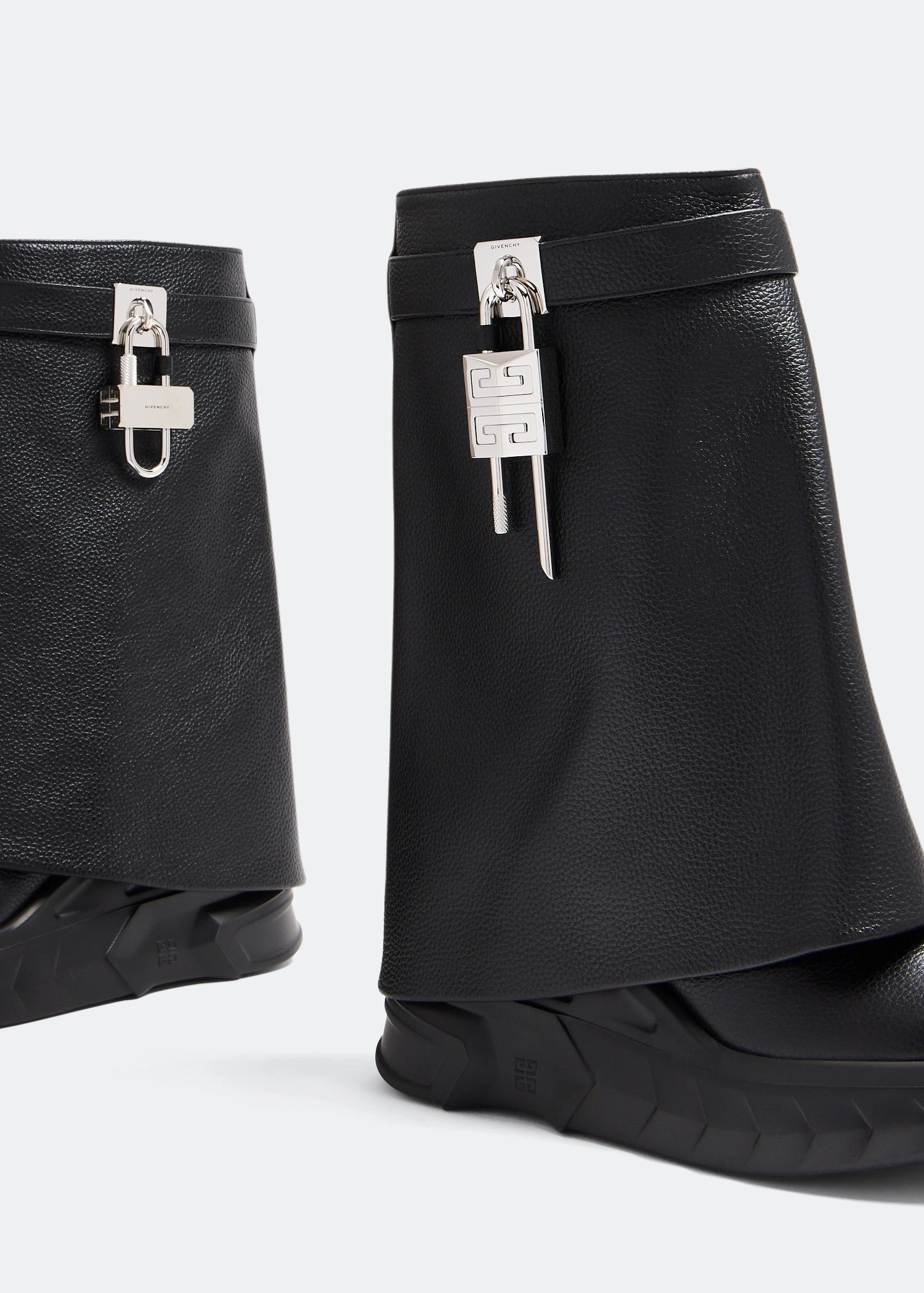 Givenchy o1lv12m0925 Boots in Black Size US 9 / IT 39 - 2 Thumbnail