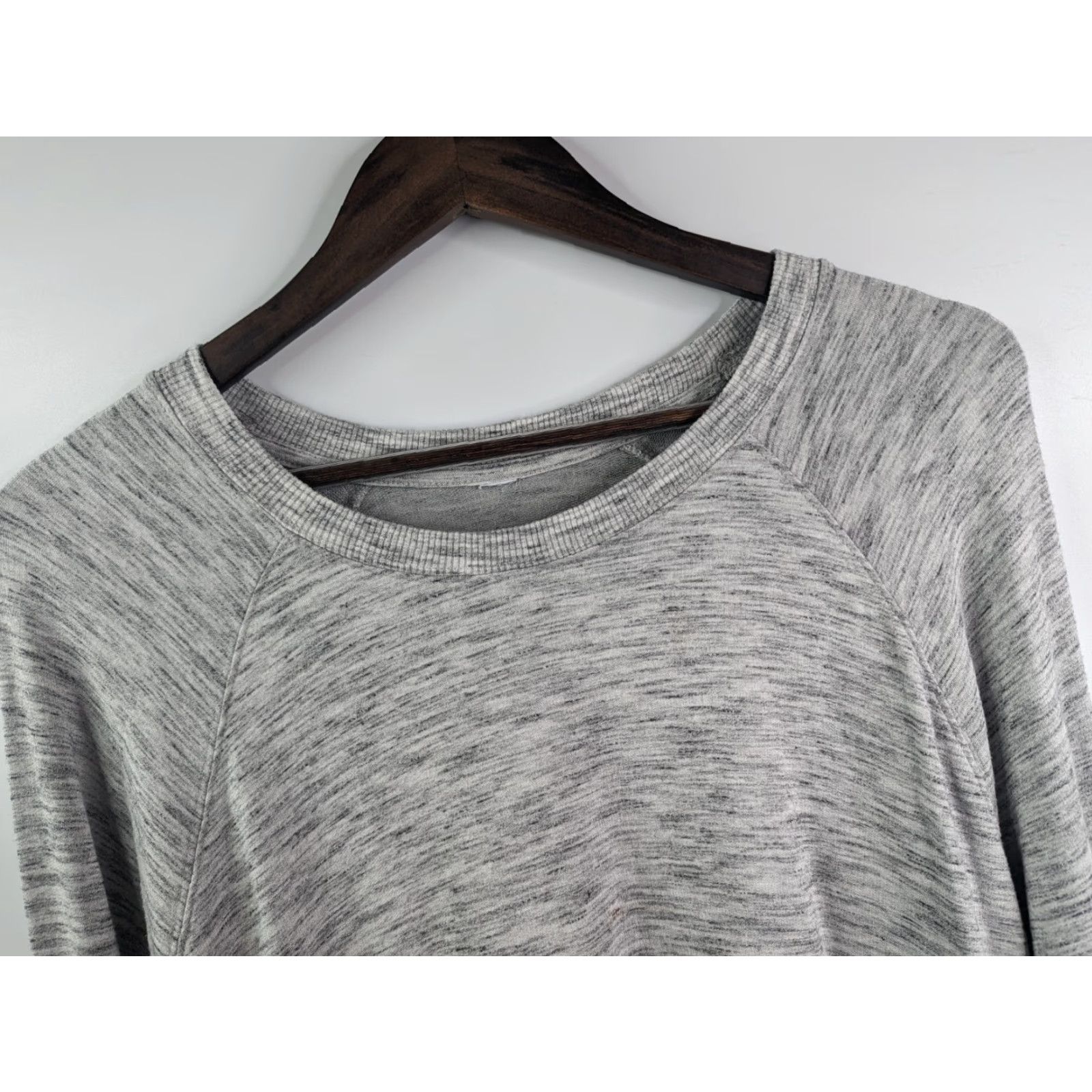 Athleta Athleta Sweatshirt Mindset Relaxed Fit Women’s Large Gray Pullover Long Sleeve Activewear 472751 Size L / US 10 / IT 46 - 2 Thumbnail