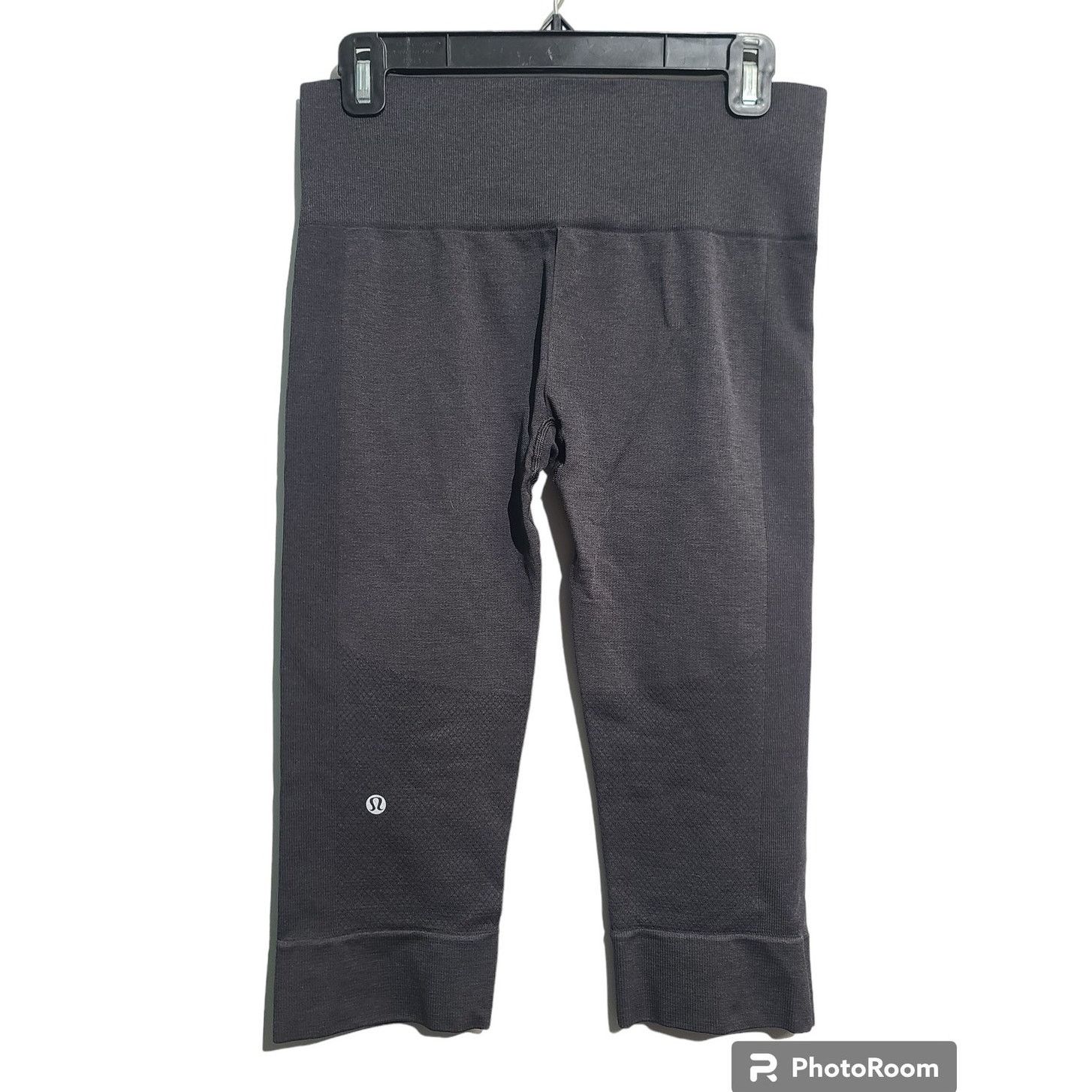 Lululemon Lululemon Seamlessly Street Crop Size 30" / US 8 / IT 44 - 2 Thumbnail