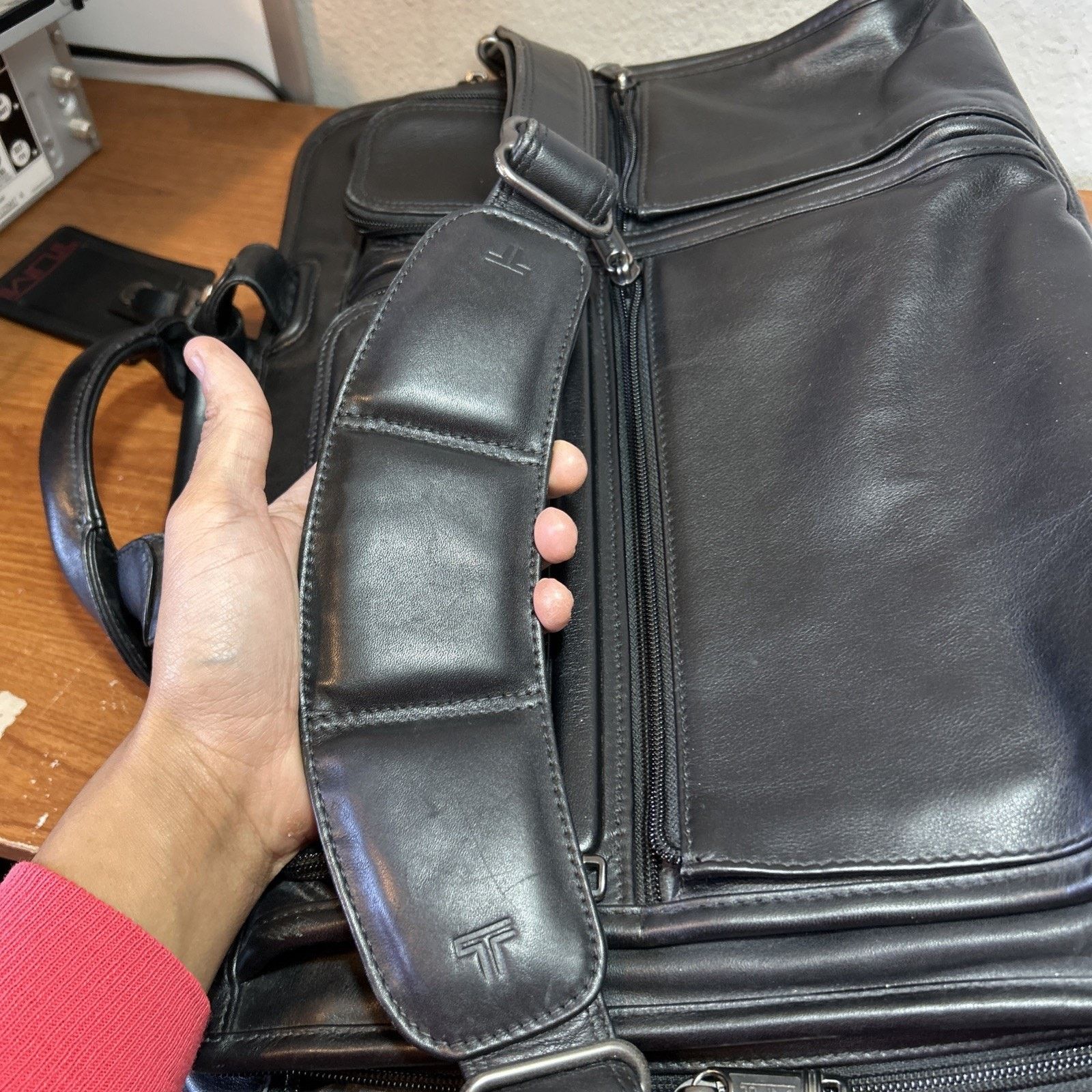 Tumi TUMI Alpha Black Leather Briefcase Computer Bag Work Size ONE SIZE - 6 Thumbnail