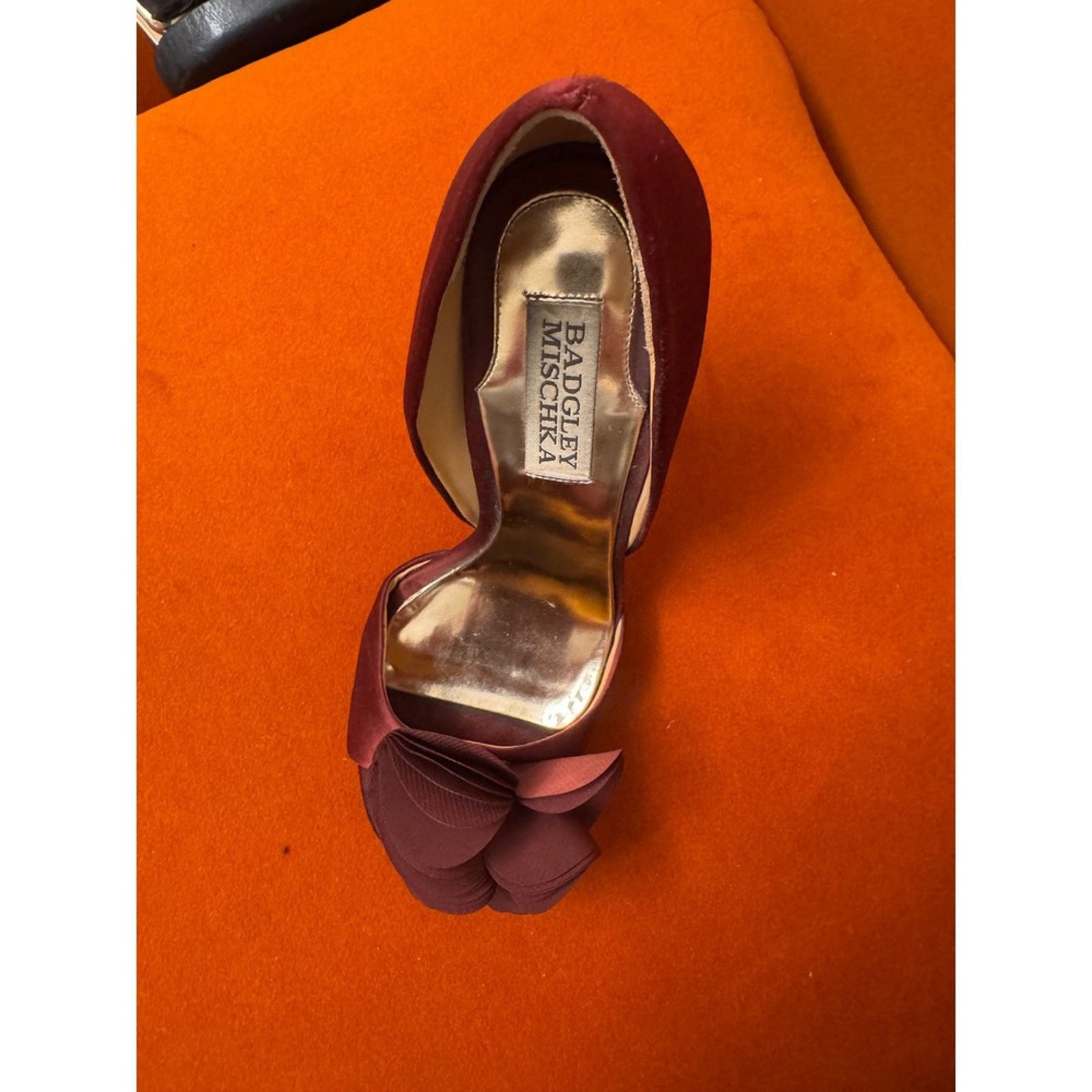 Badgley Mischka Badgley Mischka Burgundy Satin 5.5M Rosette Pumps Shoes Size US 5.5 / IT 35.5 - 3 Thumbnail