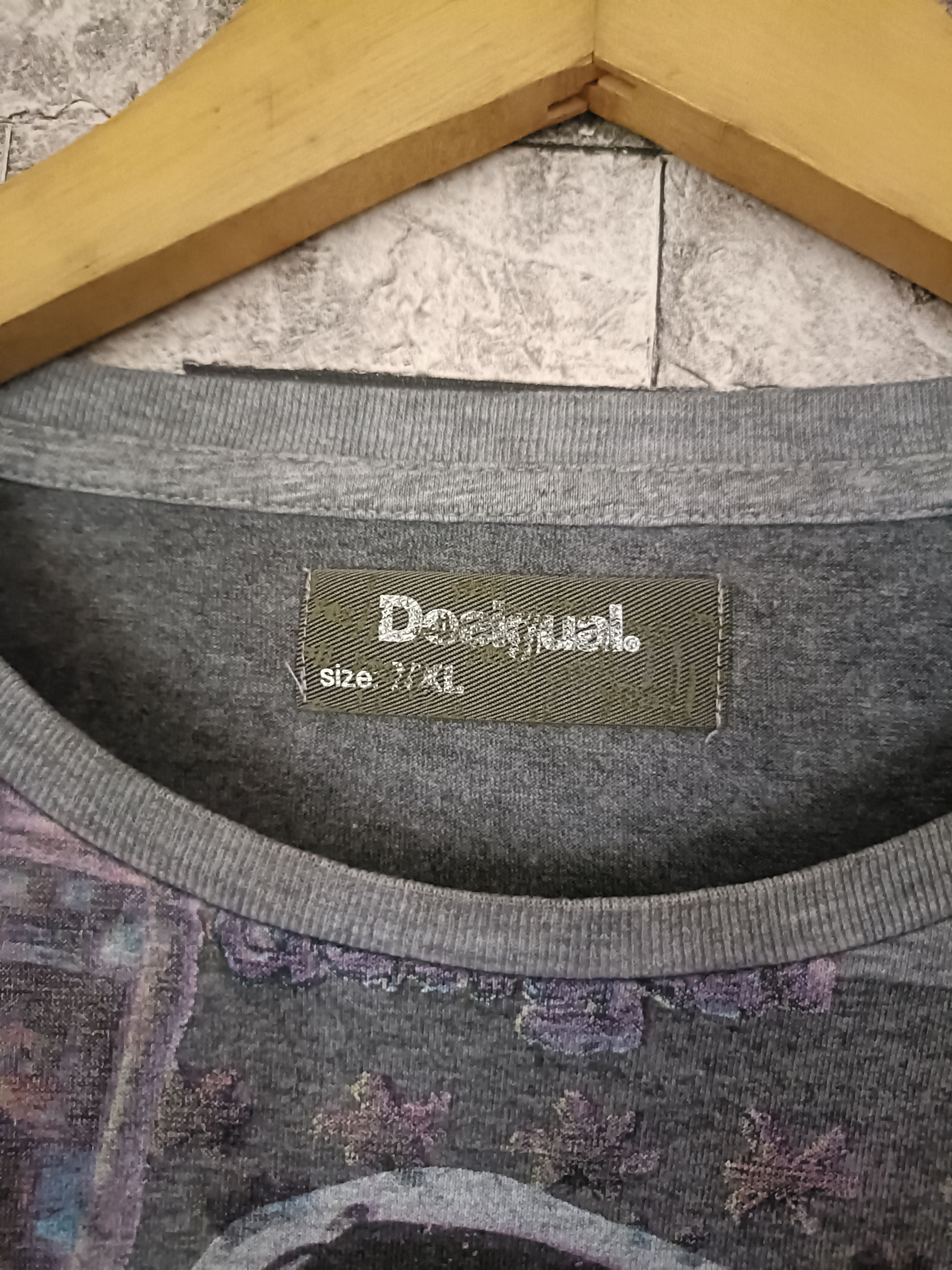 Desigual Desigual all over print tshirt Size US XL / EU 56 / 4 - 5 Thumbnail