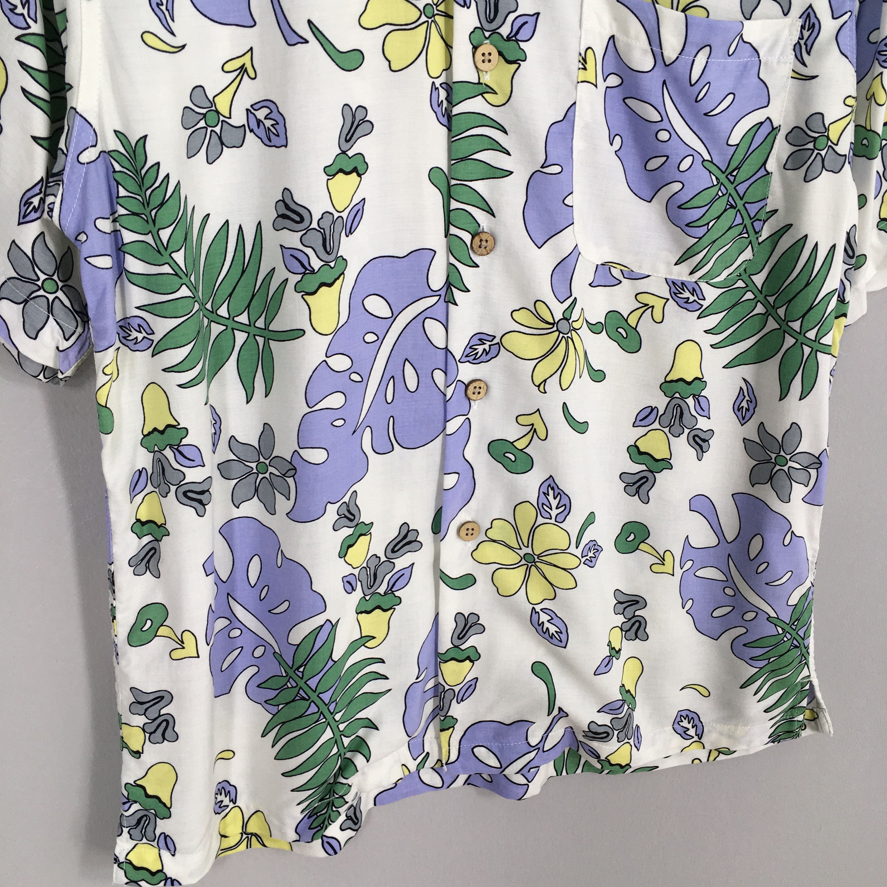 Life's a Beach Vintage 1990s Patina Surf Rayon Floral Shirt Medium Size US M / EU 48-50 / 2 - 4 Thumbnail