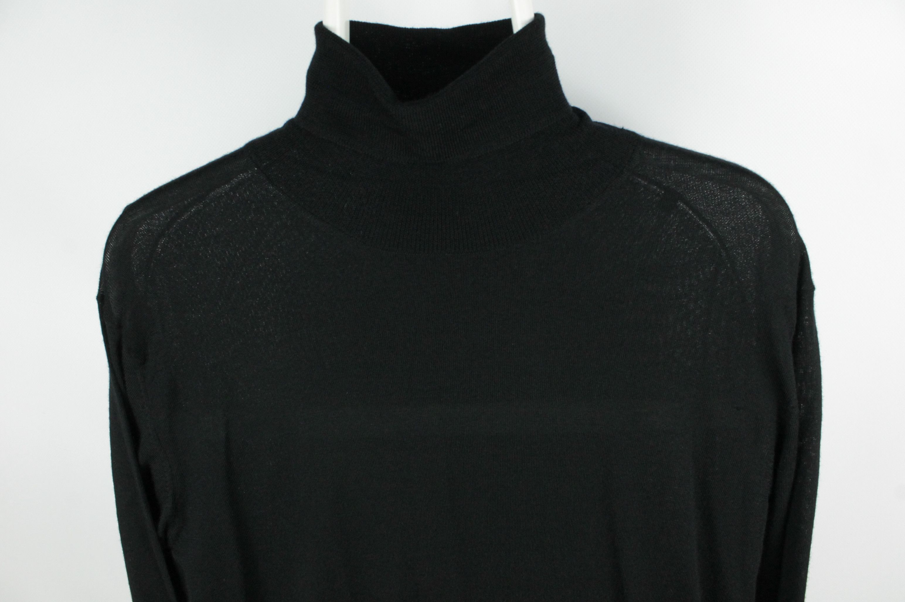 Designer × Massimo Dutti Massimo Dutti Ultalight Black Merino Turtleneck Sweater Size US XXL / EU 58 / 5 - 2 Thumbnail