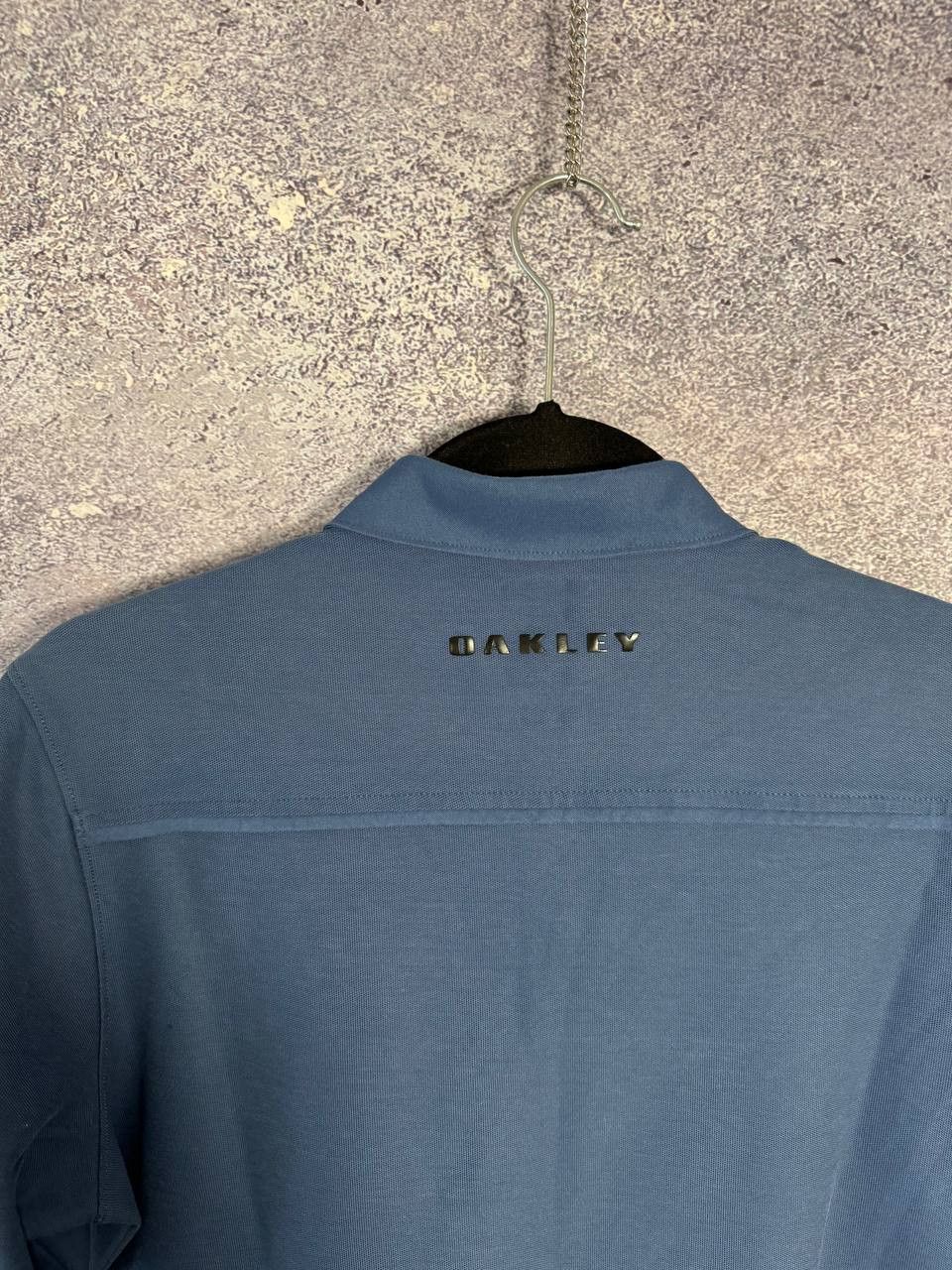 Oakley × Vintage Vintage Oakley Blue Center Logo Polos Streetwear Small Size US S / EU 44-46 / 1 - 14 Thumbnail