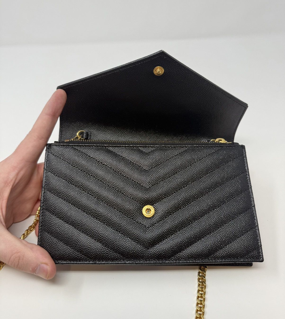 Yves Saint Laurent Saint Laurent Cassandre Envelope Chain Wallet Size ONE SIZE - 7 Thumbnail