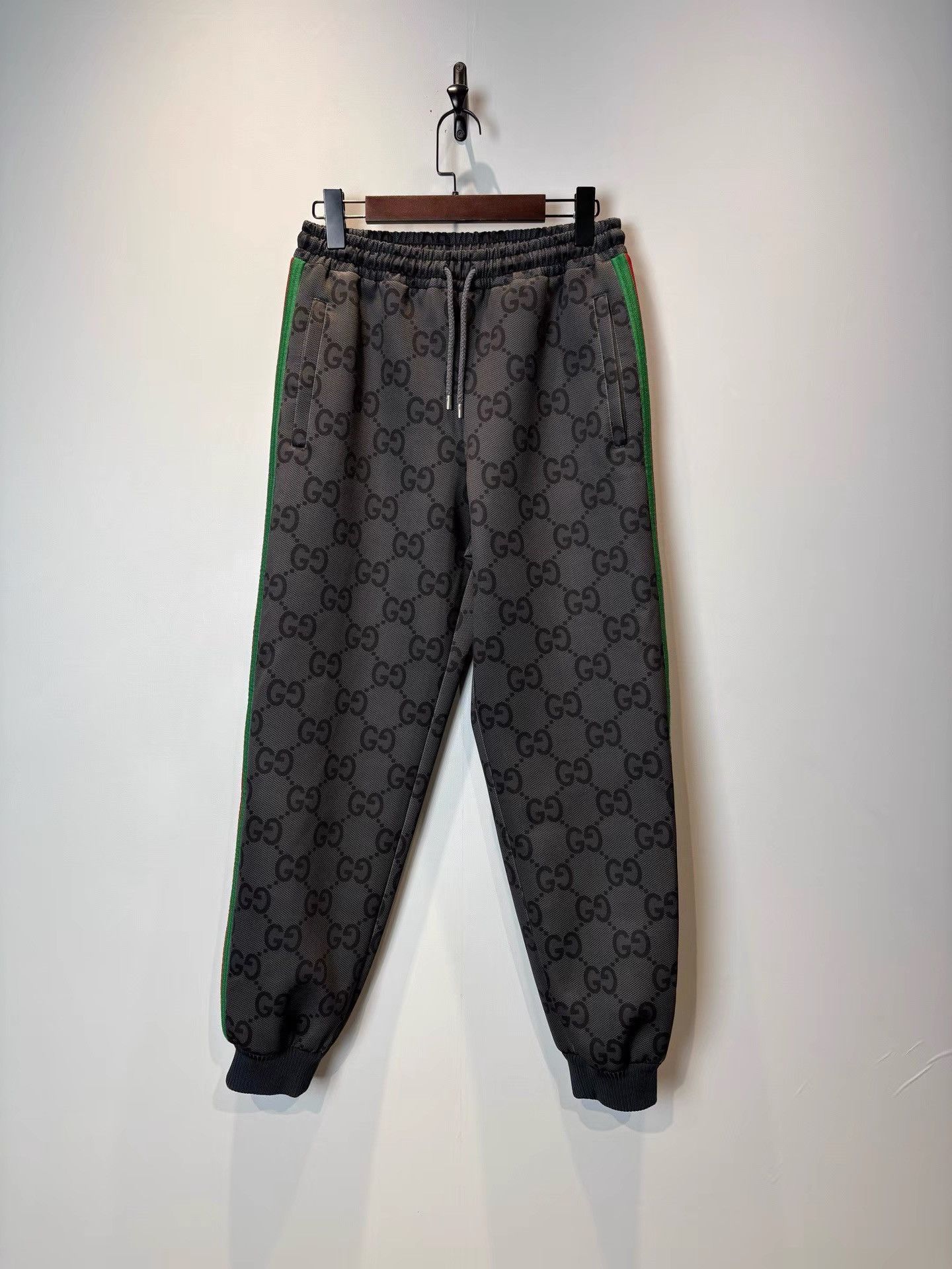 Gucci Gucci Grey Letter Print Cuffed Casual Pants K36 Size US 29 - 1 Thumbnail