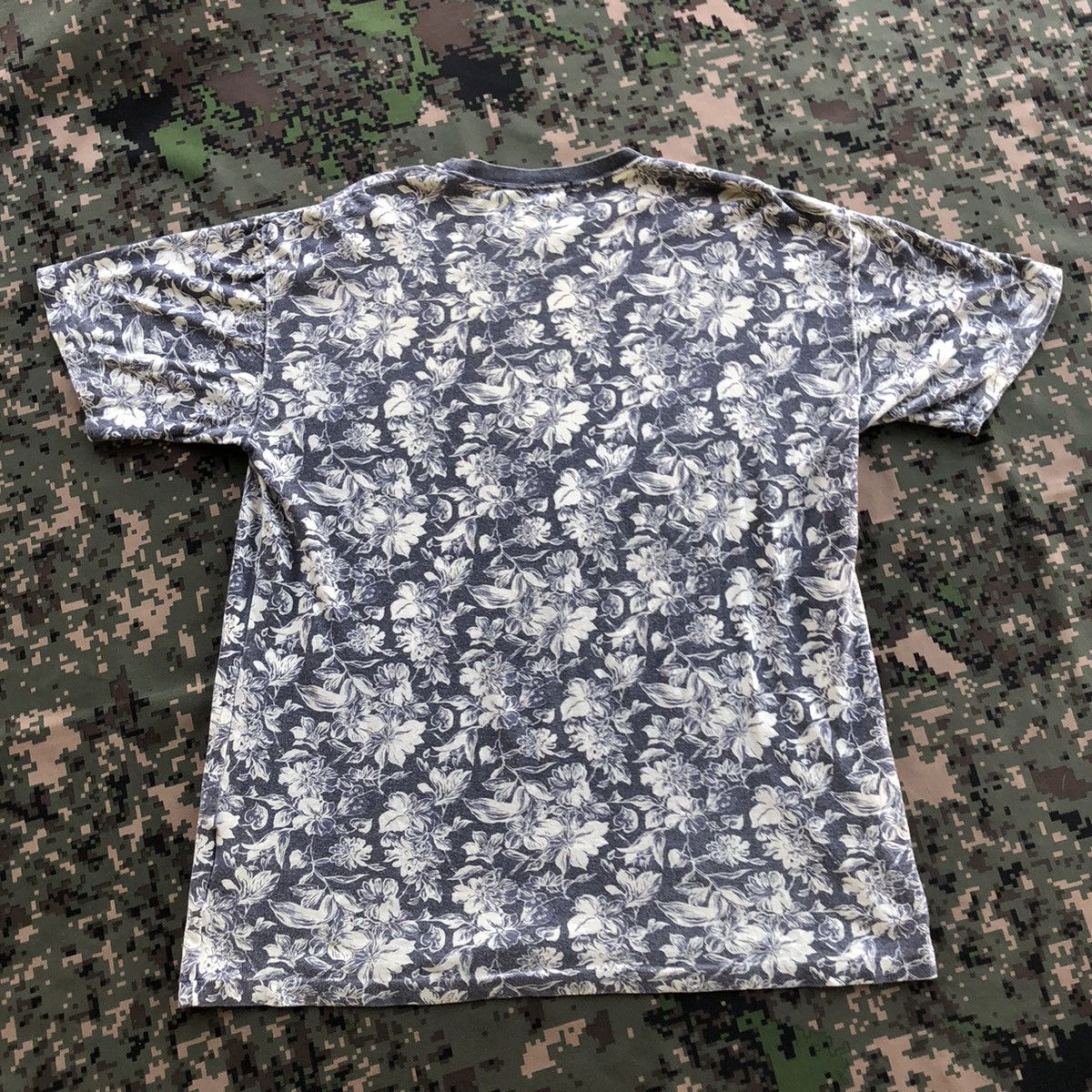 C.P. Company × Massimo Osti Vtg C.p. Company Floral Tshirt Size US M / EU 48-50 / 2 - 3 Thumbnail