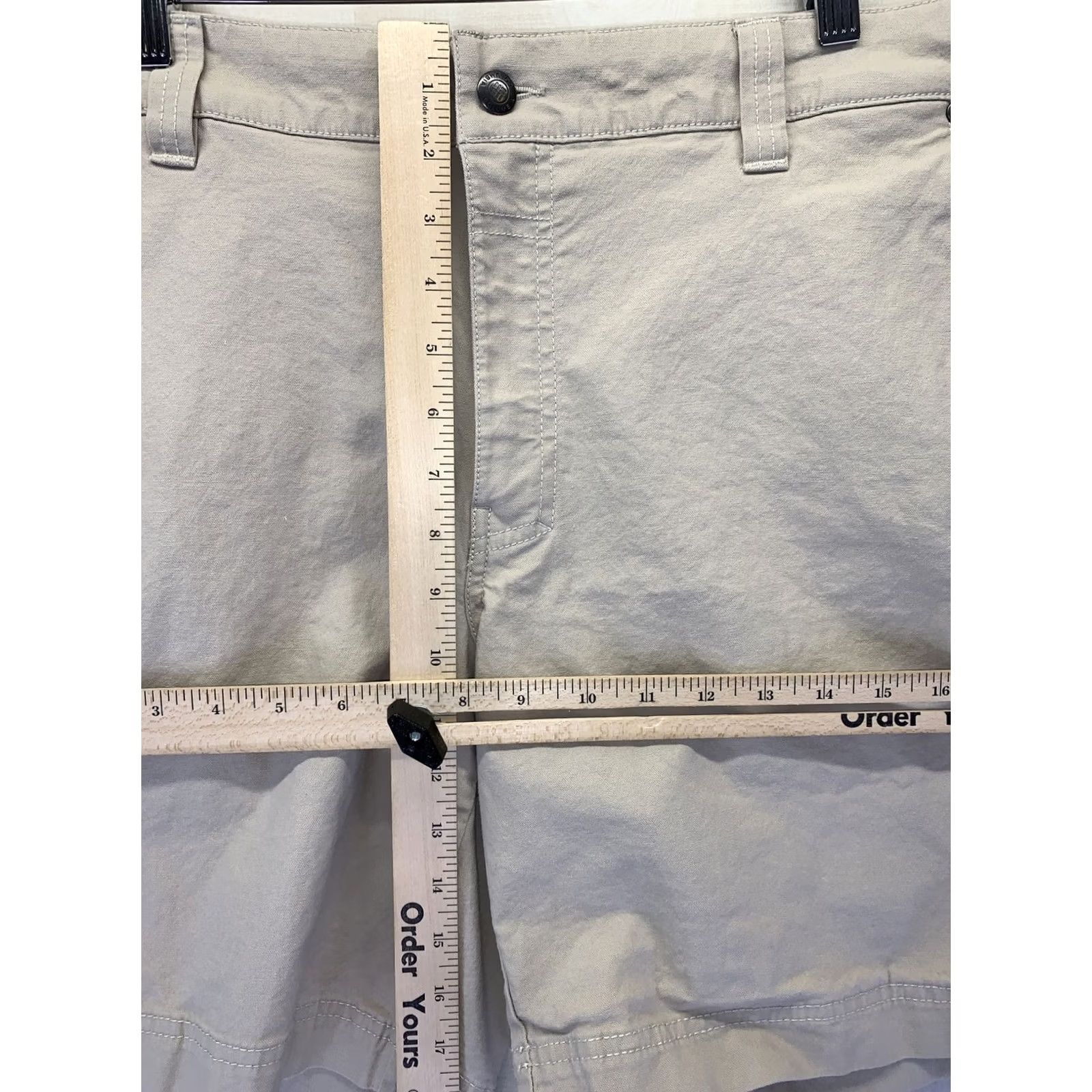 Vintage Columbia Mens Khaki Hiking Outdoor Shorts Sz 36-5590 Cargo Regular 36 Beige Men 8 in Inseam Vintage No Size US 36 / EU 52 - 3 Thumbnail