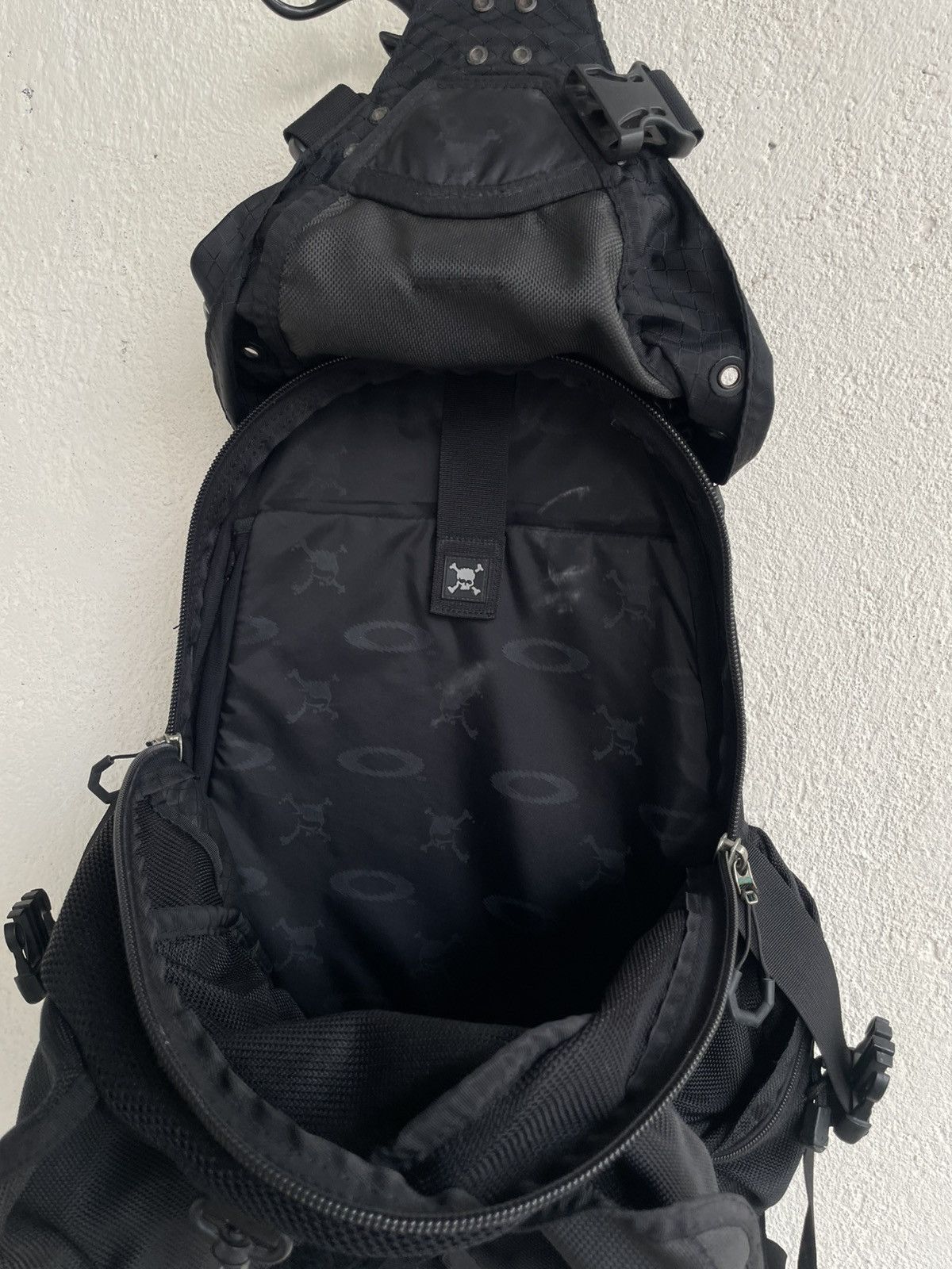 Oakley Rare Oakley Tactical Black Utility Backpack Techwear Outdoor Size ONE SIZE - 9 Thumbnail