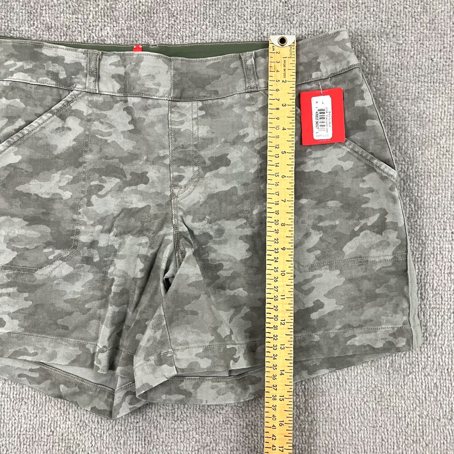 Spanx Spanx Stretch Twill Shorts Womens L / 5" Stone Wash Camouflage Gray Pull On Size 36" / US 14 / IT 50 - 5 Thumbnail