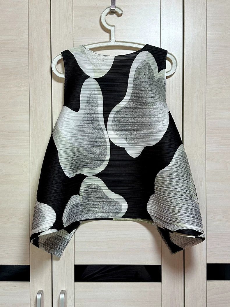 Issey Miyake Issey Miyake Cloud spring vest Size L / US 10 / IT 46 - 2 Thumbnail