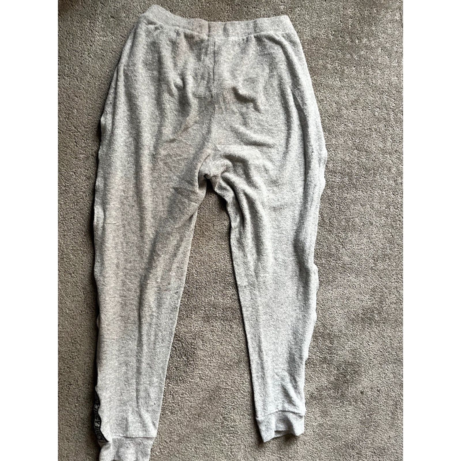 Juicy Couture Juicy Couture Sweatpants Women’s Velour in Gray M, Regular, Elastic Waist, Pockets, 90s Athleisure Logo, Gym & Training, Jogging & Walking Pants Size 32" / US 10 / IT 46 - 3 Thumbnail