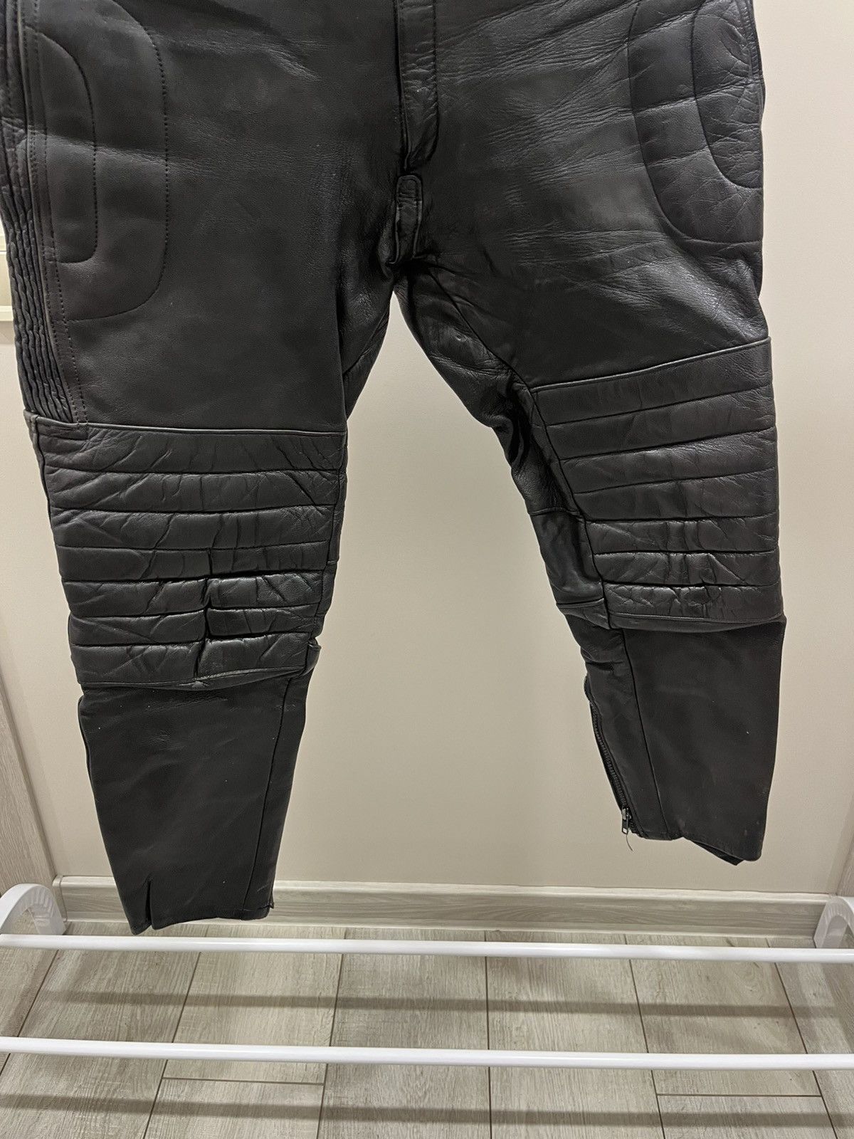 Leather VINTAGE NAVY MOTOR CYCLE J&S LEATHER PANTS WITH PADS Size US 34 / EU 50 - 3 Thumbnail