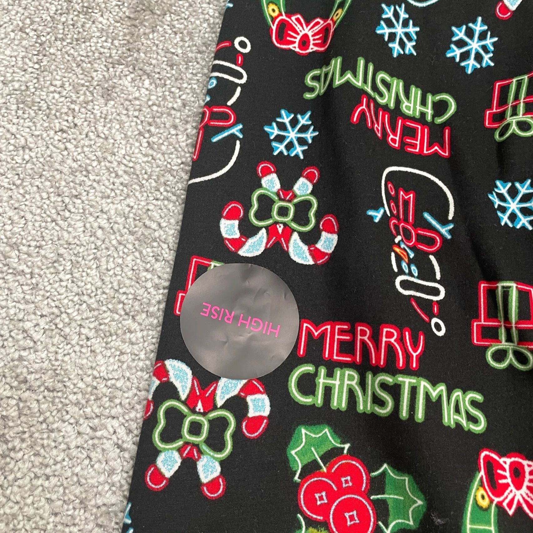 Vintage No Boundaries Christmas Sweatpants Juniors Small Multi Slim High Rise Fleece NWT Size 28" / US 6 / IT 42 - 4 Thumbnail