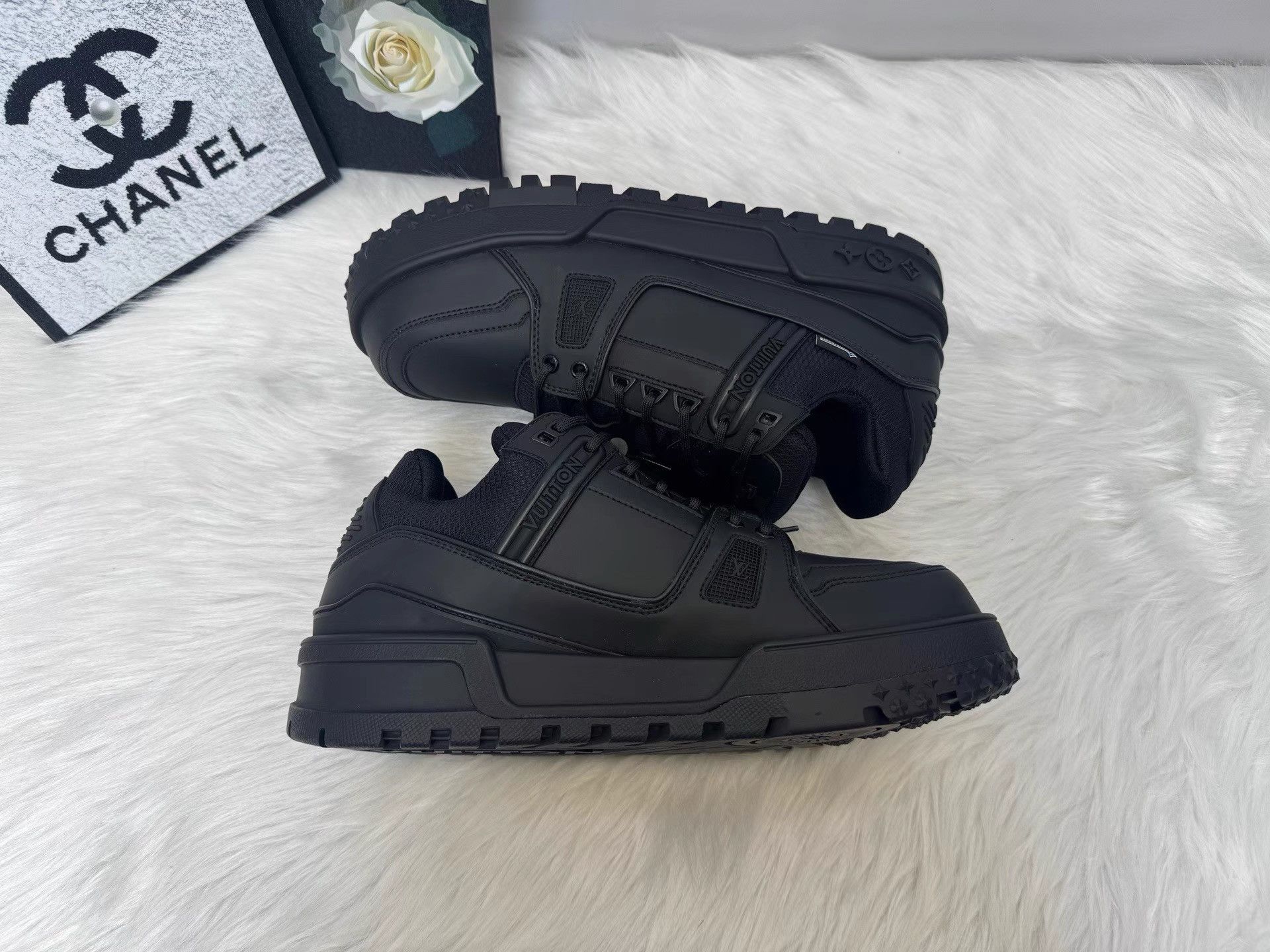 Louis Vuitton Louis Vuitton SKI Collection Trainer Maxi Sneaker K36 Size US 10 / EU 43 - 6 Thumbnail