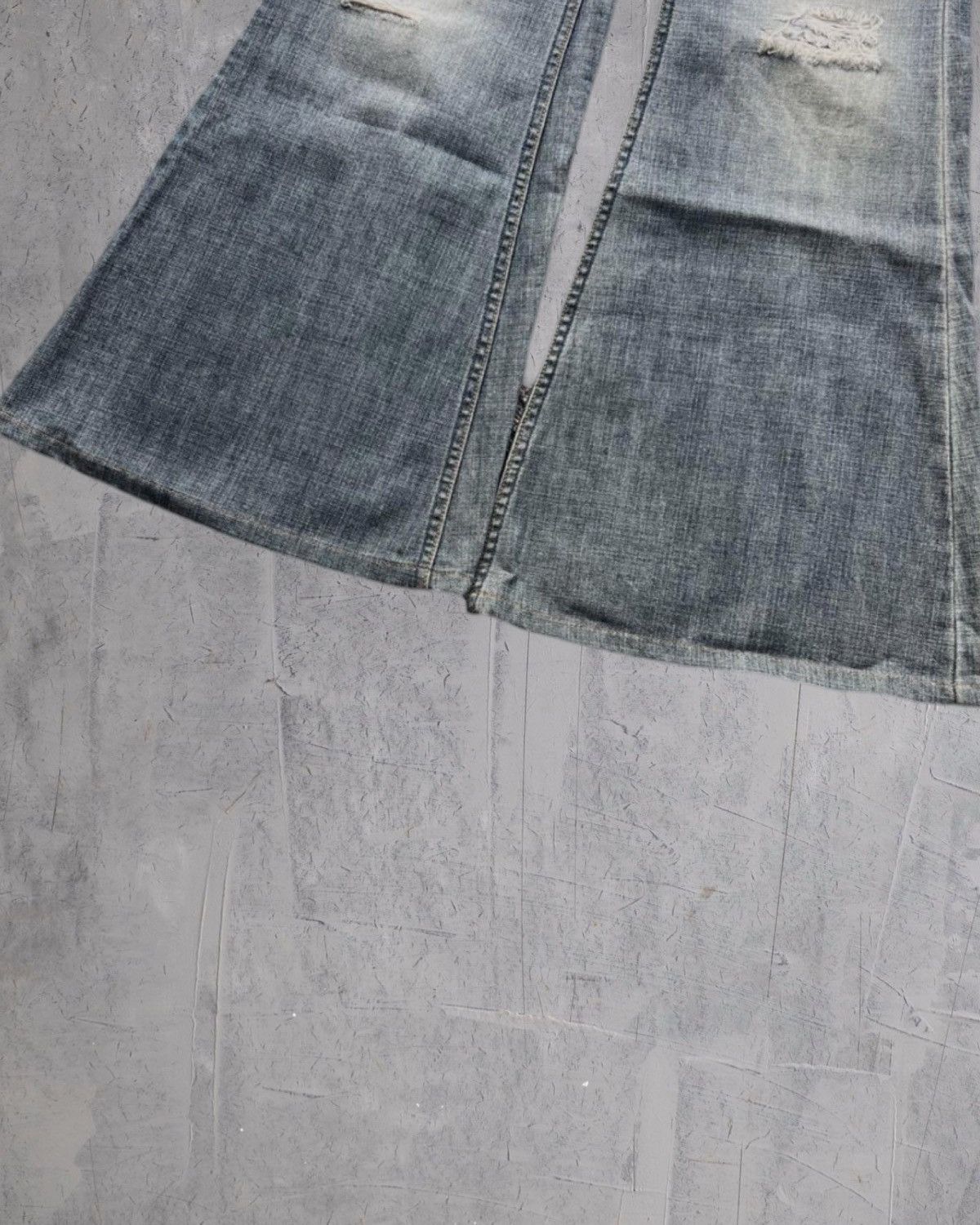 If Six Was Nine × Japanese Brand × Le Grande Bleu (L.G.B.) L.G.B flare denim Size US 27 - 3 Thumbnail