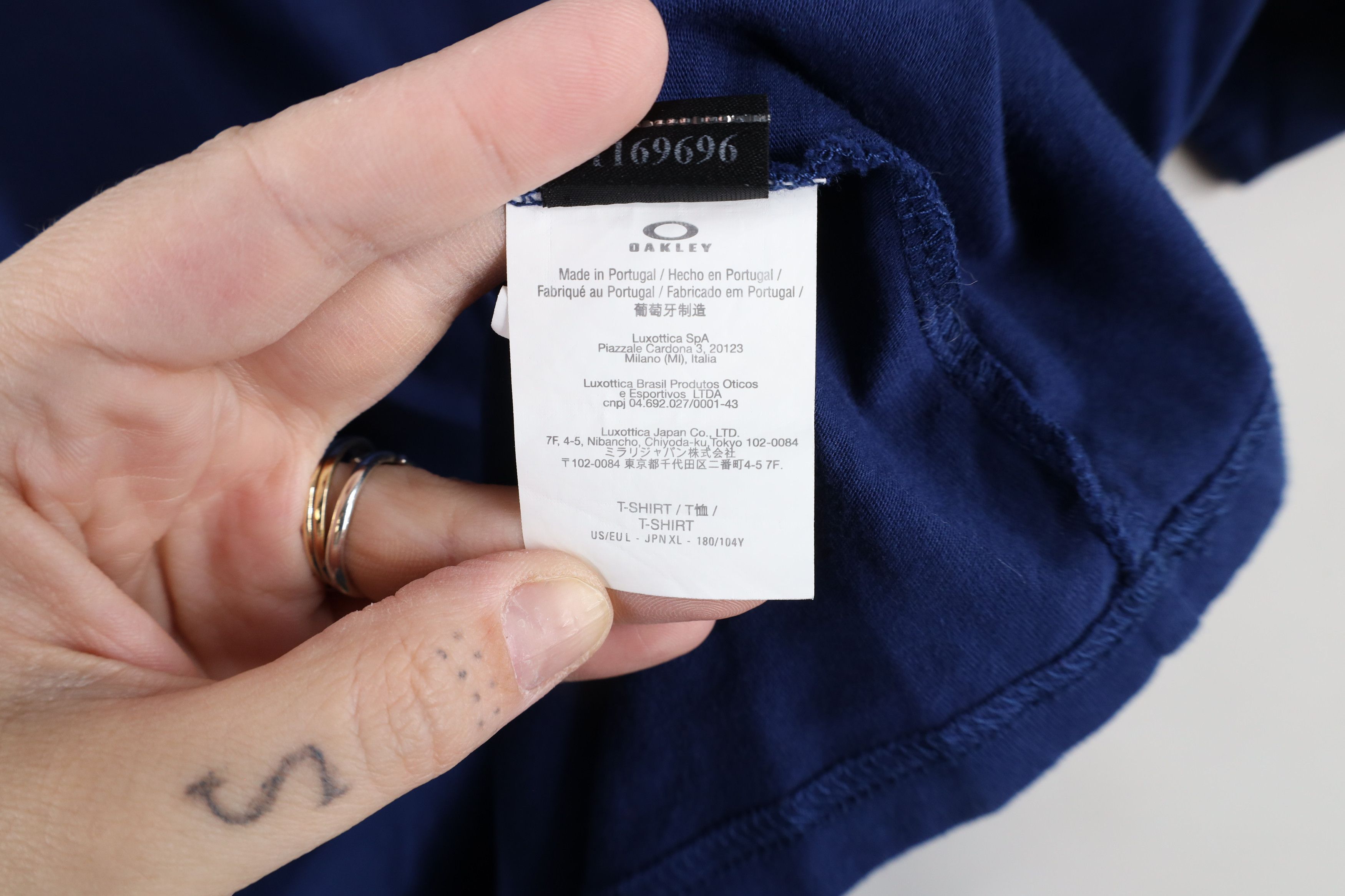 Oakley × Vintage Vintage Oakley Block Letter O Logo Short Sleeve T-Shirt Size US L / EU 52-54 / 3 - 10 Thumbnail