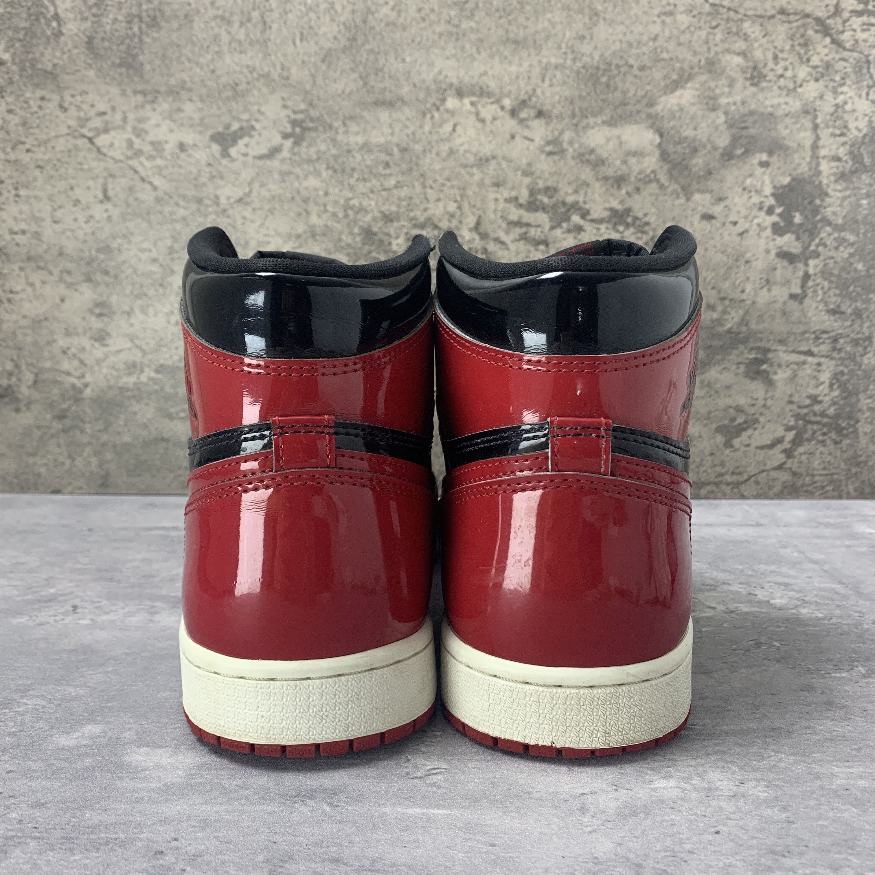 Nike Nike Jordan 1 Retro High OG Patent Bred 555088-063 Size US 10 / EU 43 - 5 Thumbnail