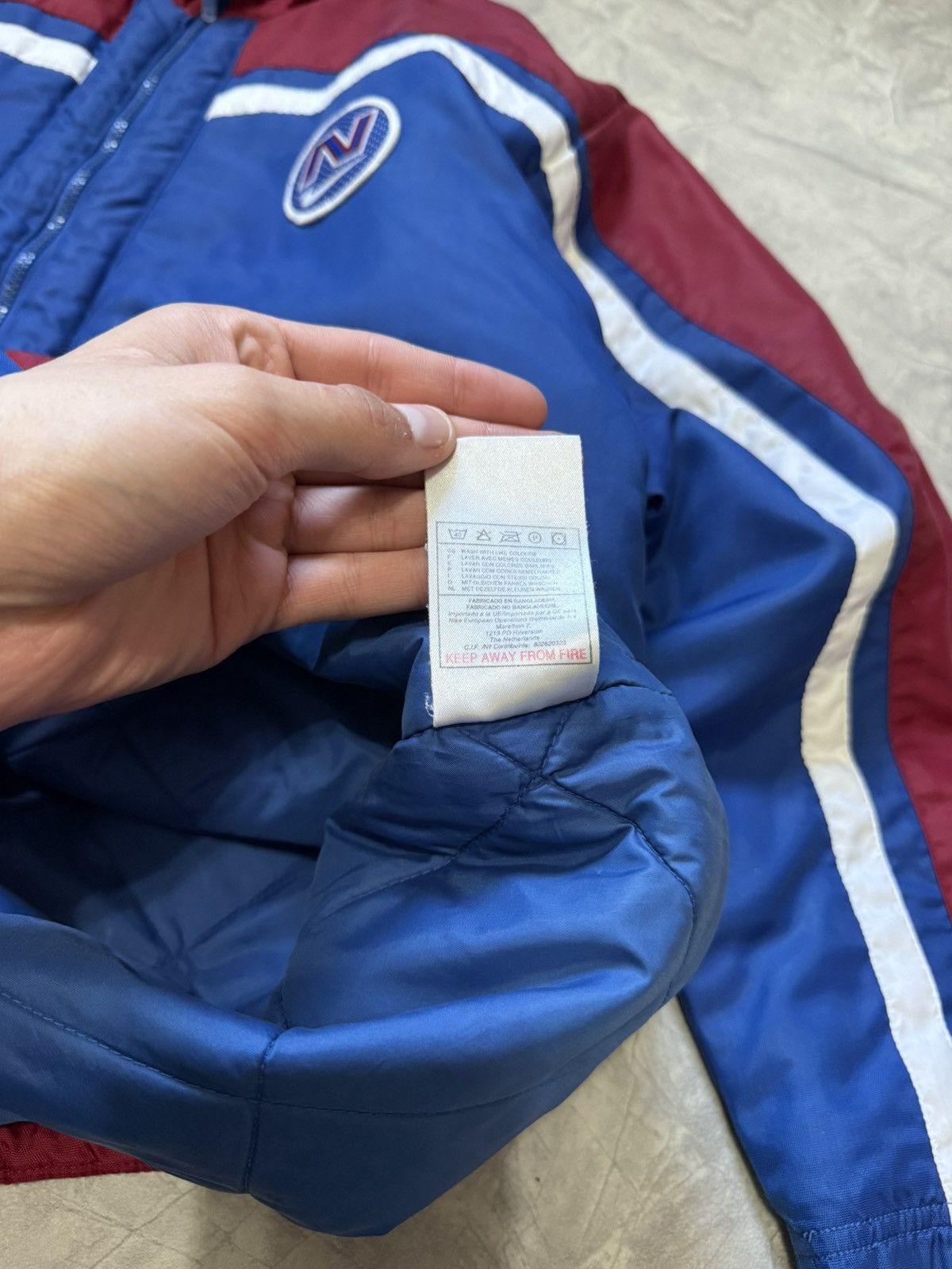 Nike Vintage Nike Big Logo Jacket Size US L / EU 52-54 / 3 - 9 Thumbnail