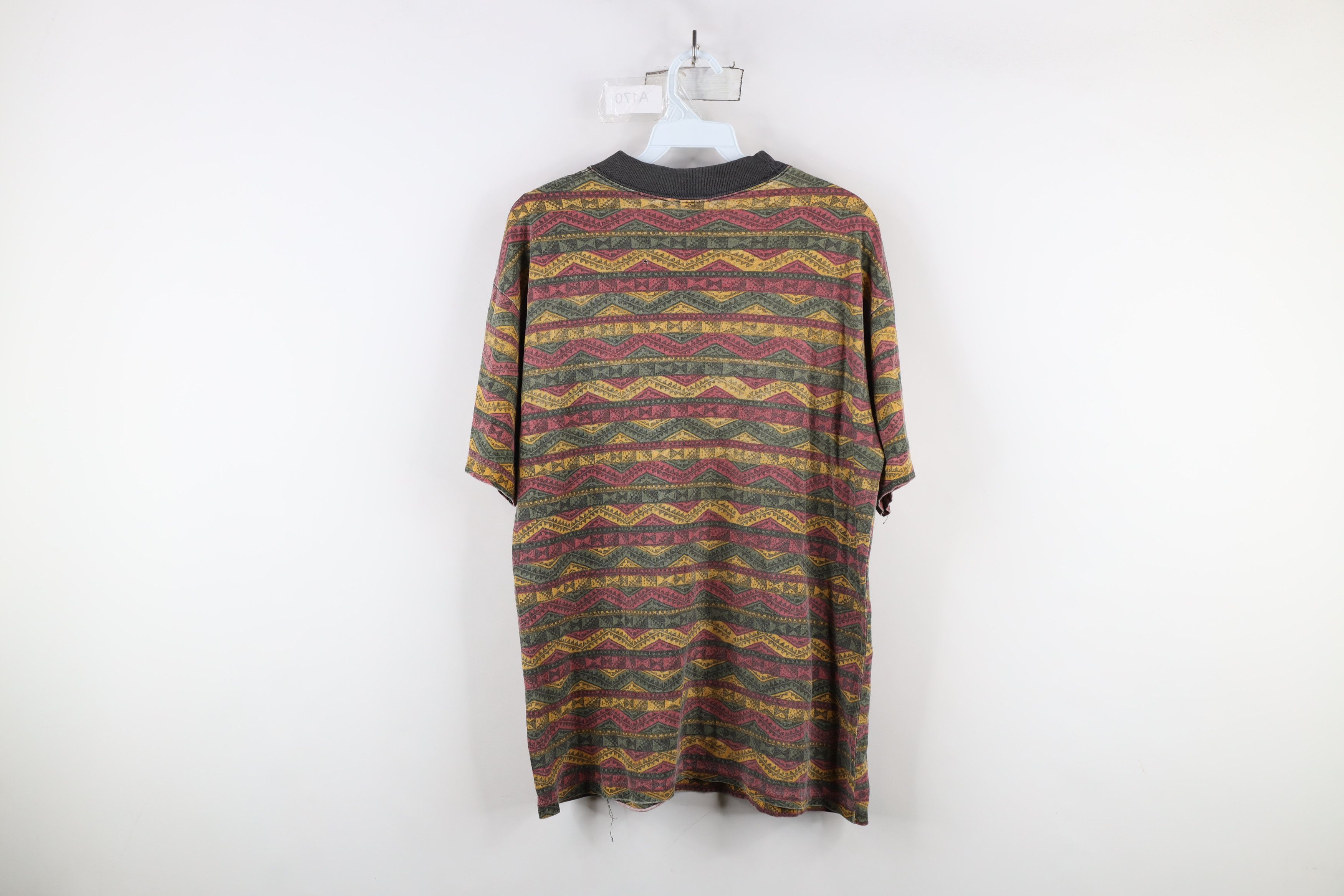Vintage Vintage 80s 90s Surf Gear Rainbow Southwestern T-Shirt USA Size US M / EU 48-50 / 2 - 12 Thumbnail