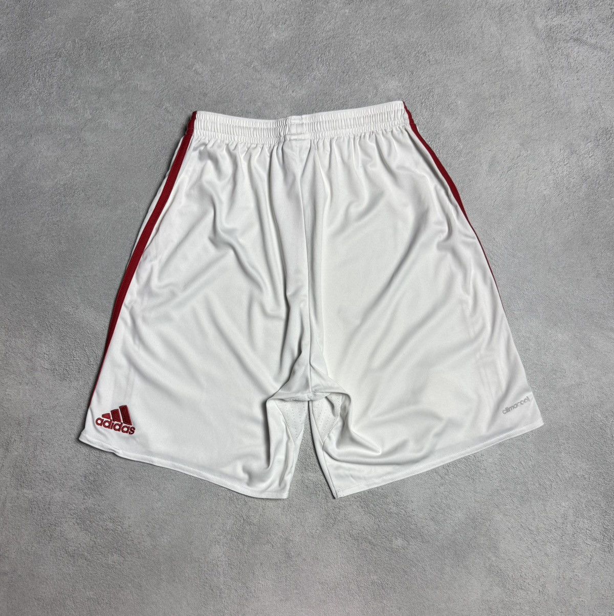 Other Manchester United 2016 2017 Home Football Shorts Adidas Size US 30 / EU 46 - 2 Thumbnail