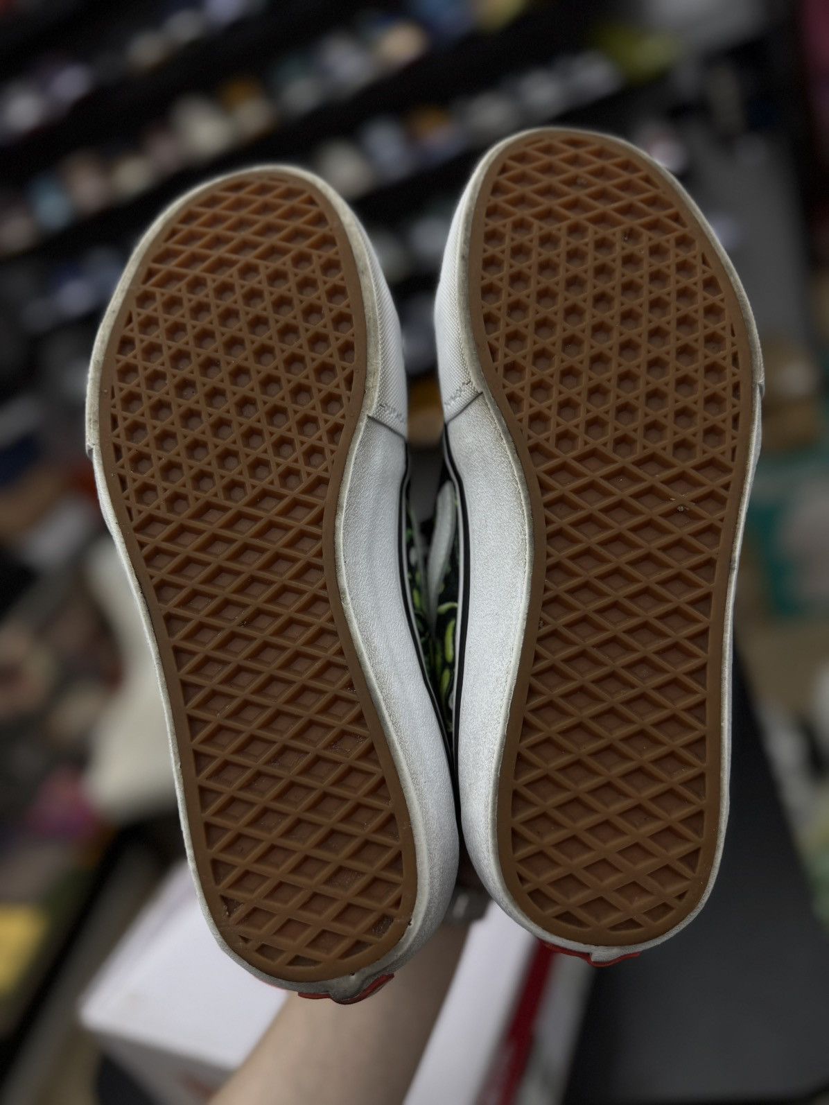 Supreme Supreme 2018 Vans Glow In Dark Green Size 9 RARE Size US 9 / EU 42 - 15 Thumbnail