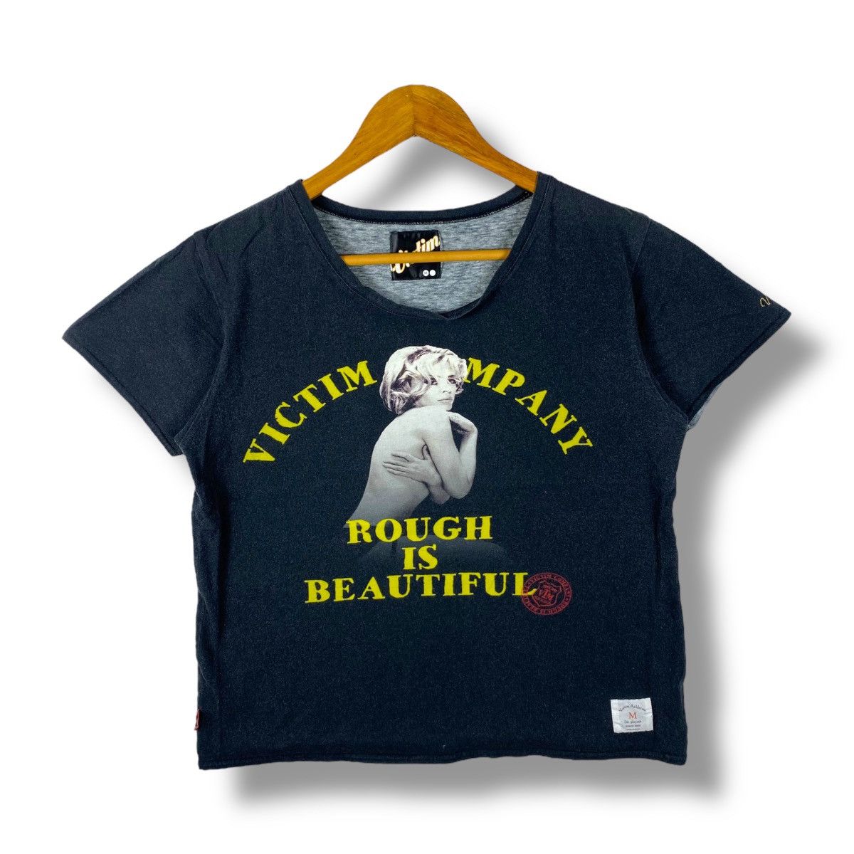 Japanese Brand VICTIM COMPANY Rough Is Beautiful Modelling Graphic Tee Size US M / EU 48-50 / 2 - 1 Thumbnail